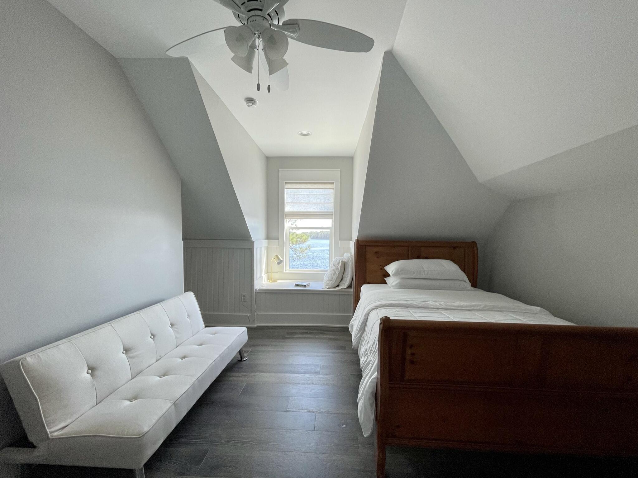 2975 Holley Point Road