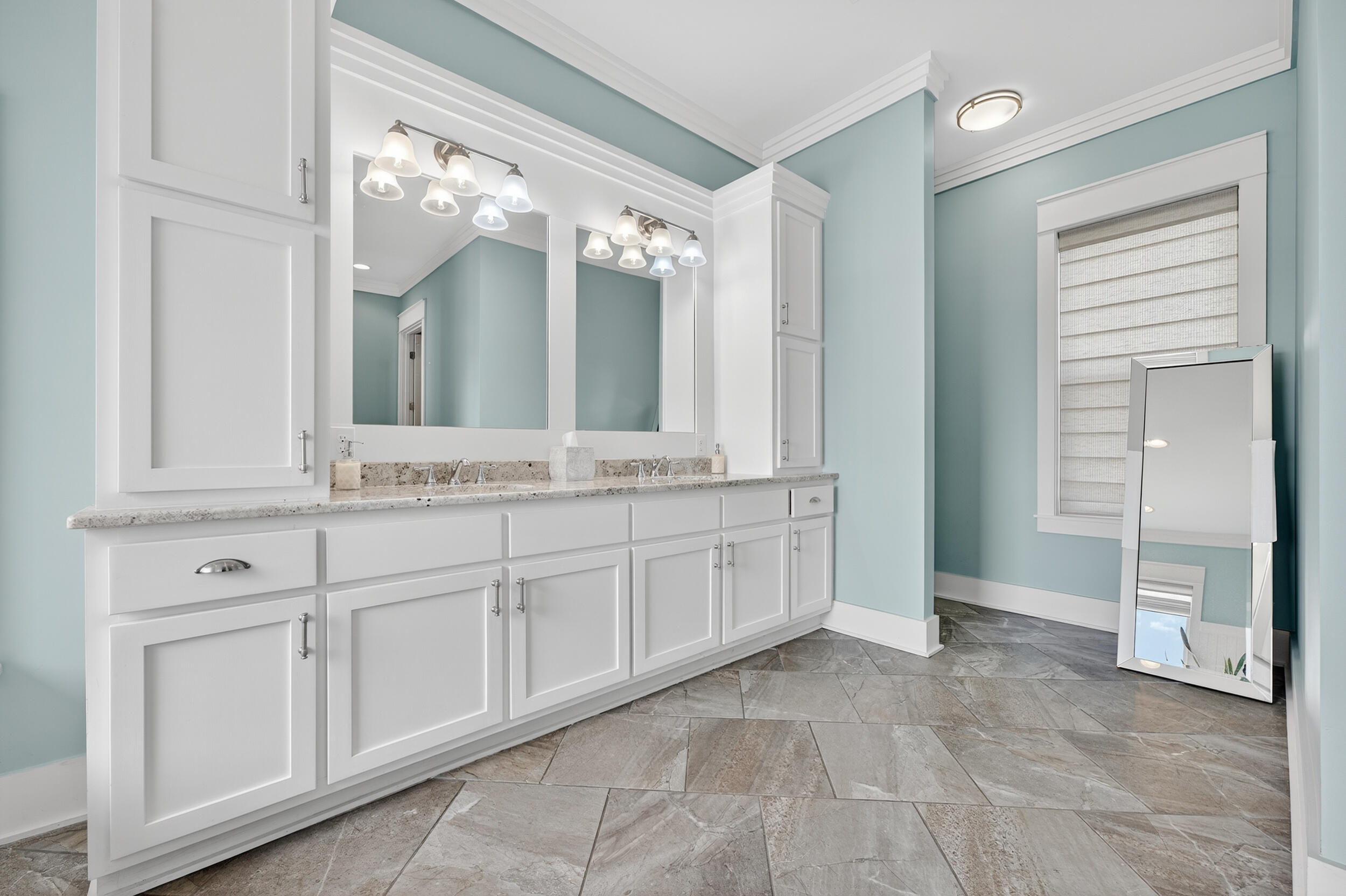 2975 Holley Point Road