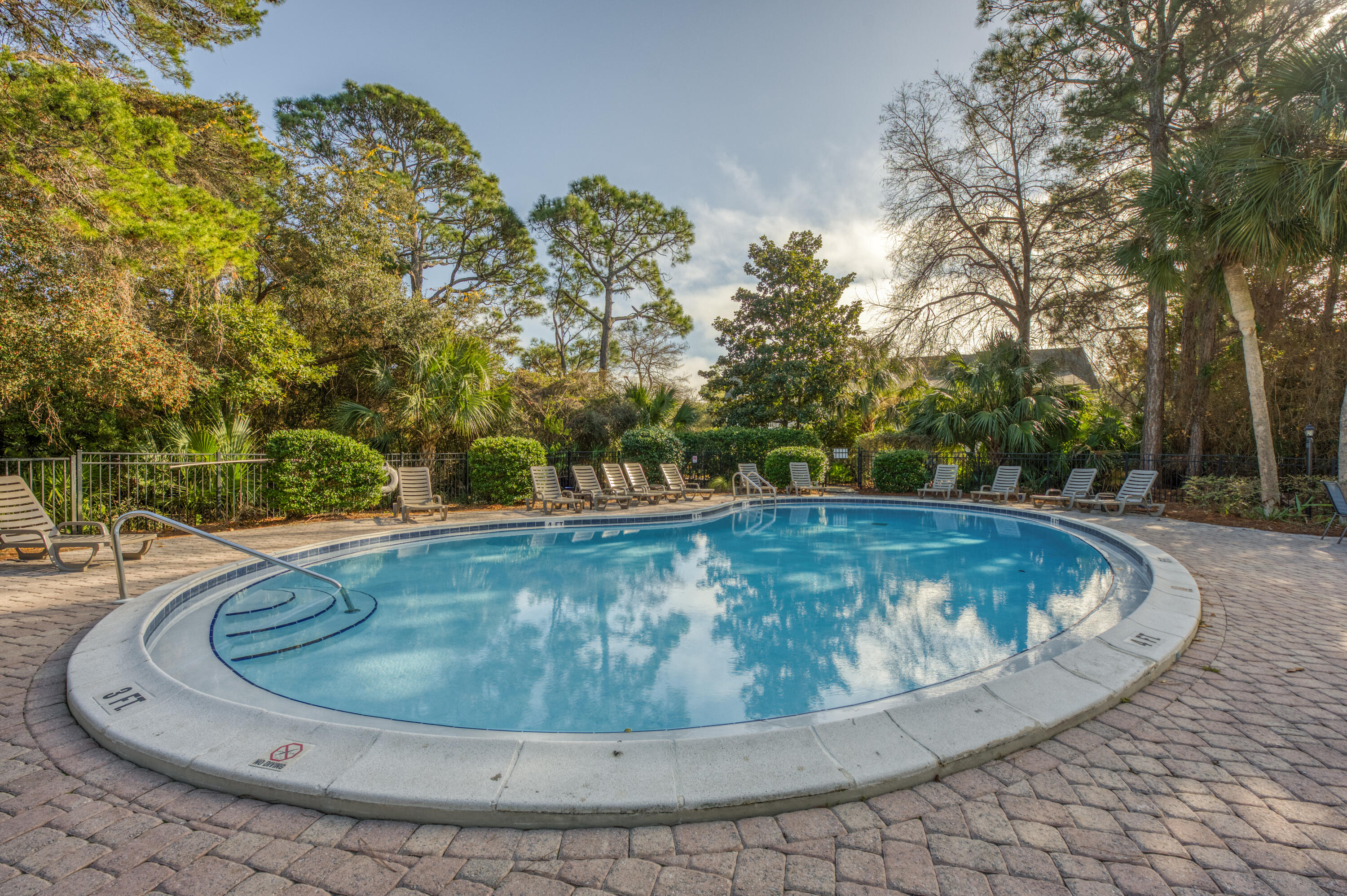 59 N Myrtle Drive 207