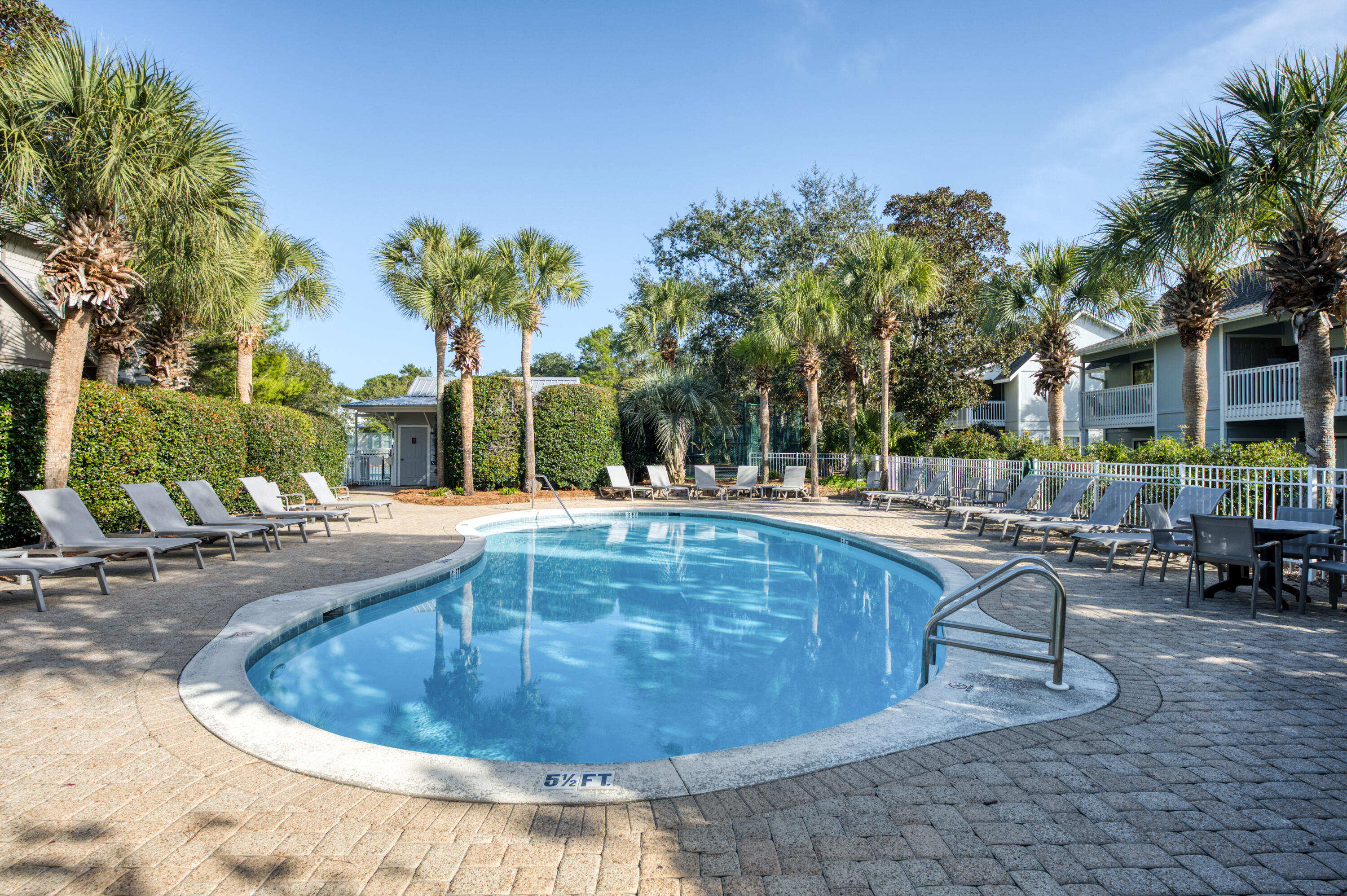 59 N Myrtle Drive 207