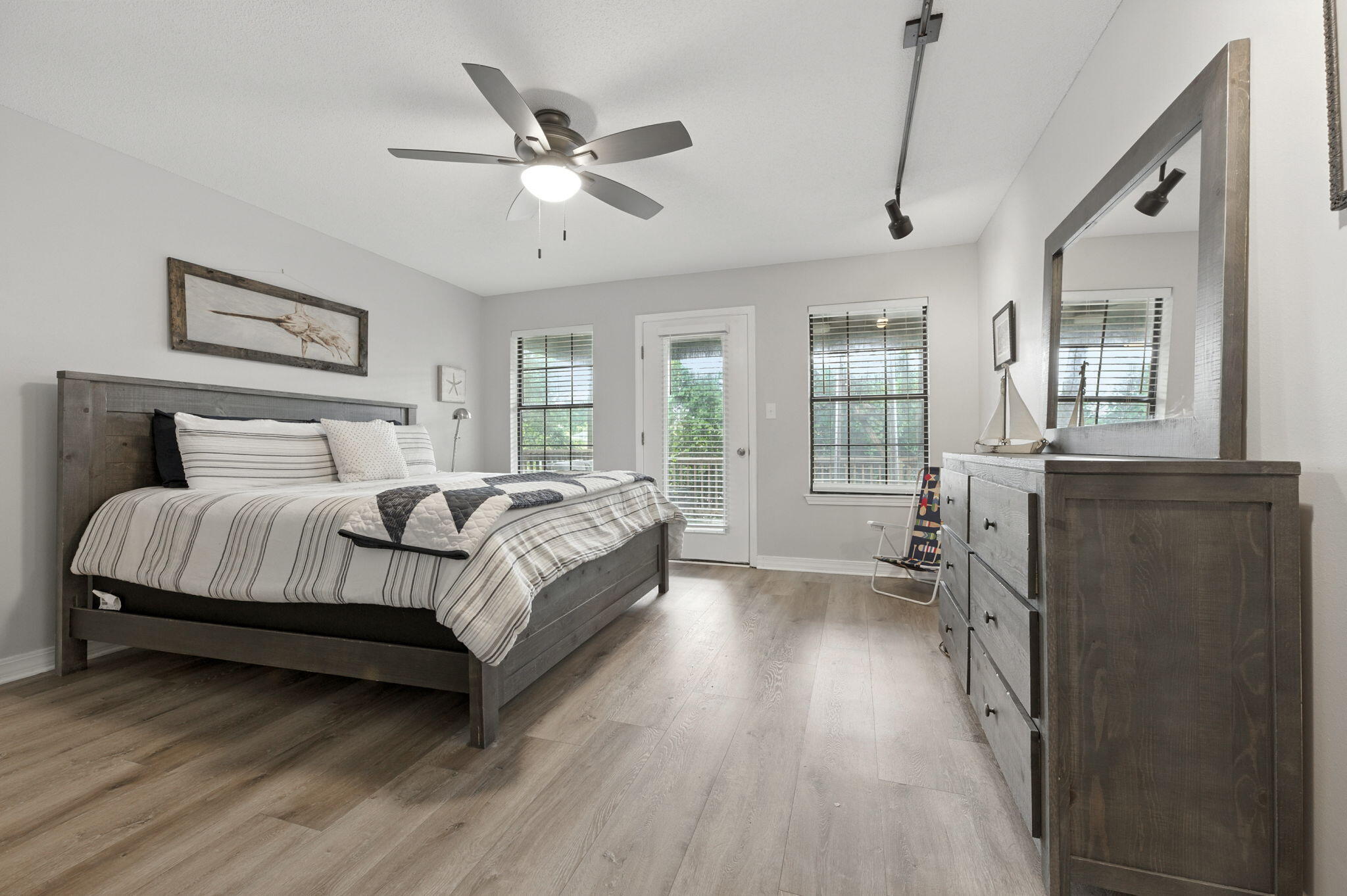 6913 Sea Shark Circle