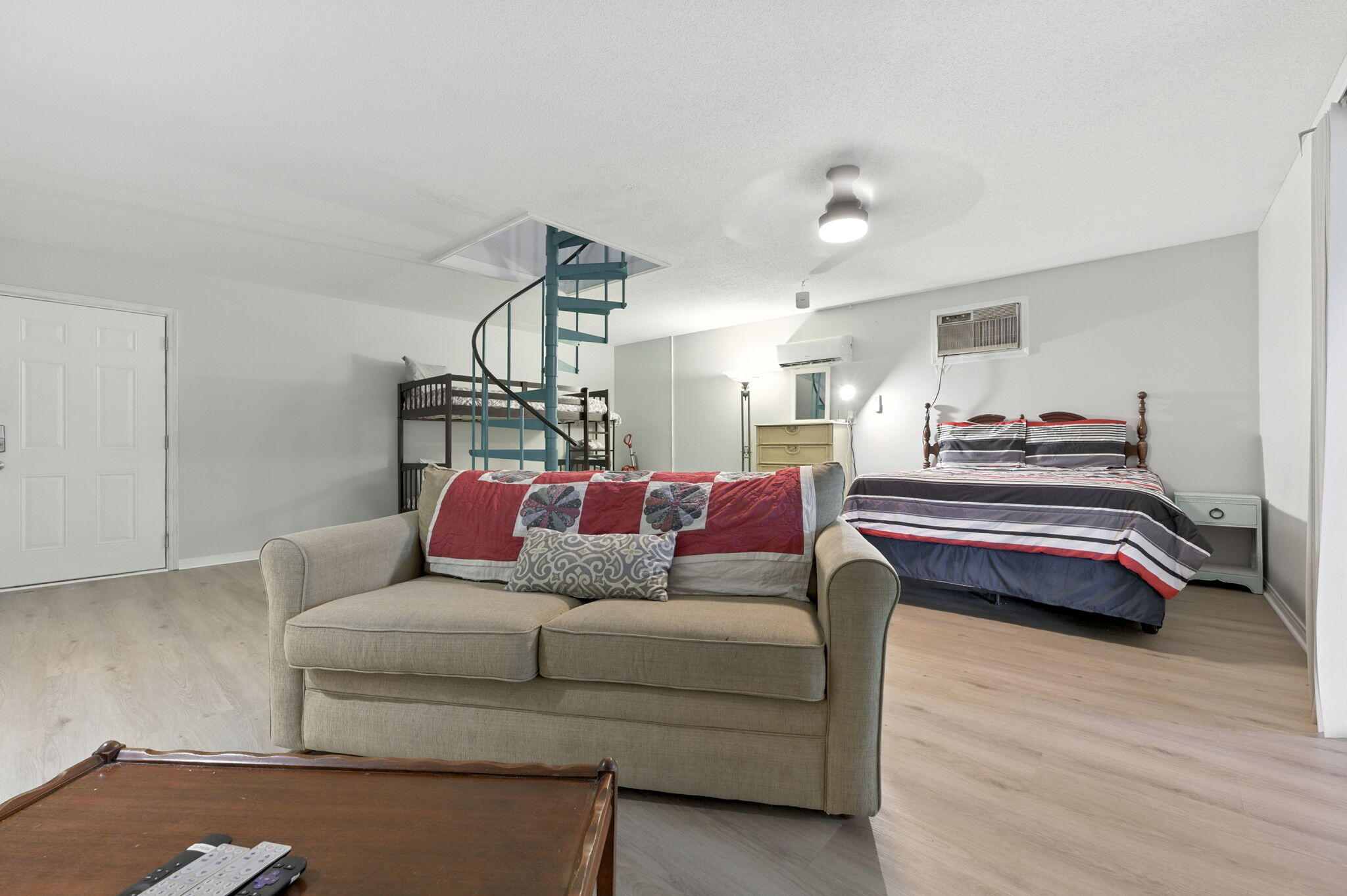 6913 Sea Shark Circle