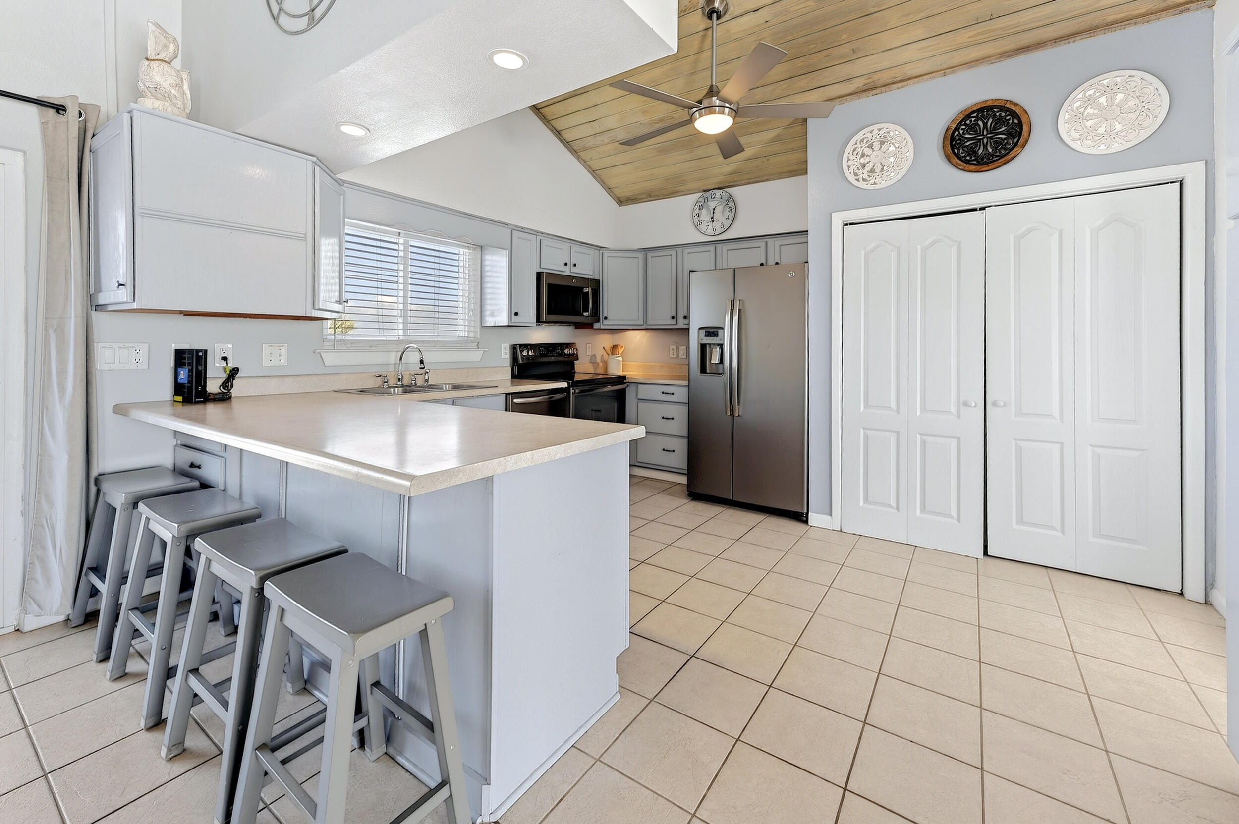 7569 White Sands Boulevard