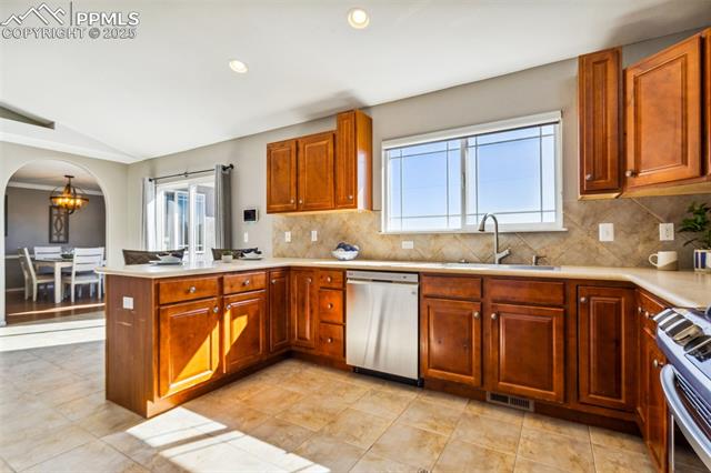 7619 High Gate Drive