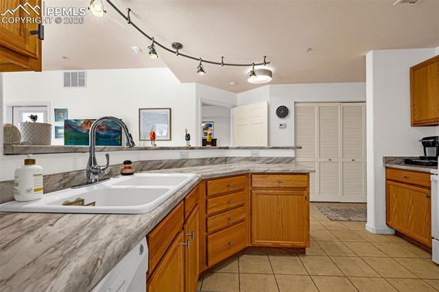 3755 Hartsock Lane 208