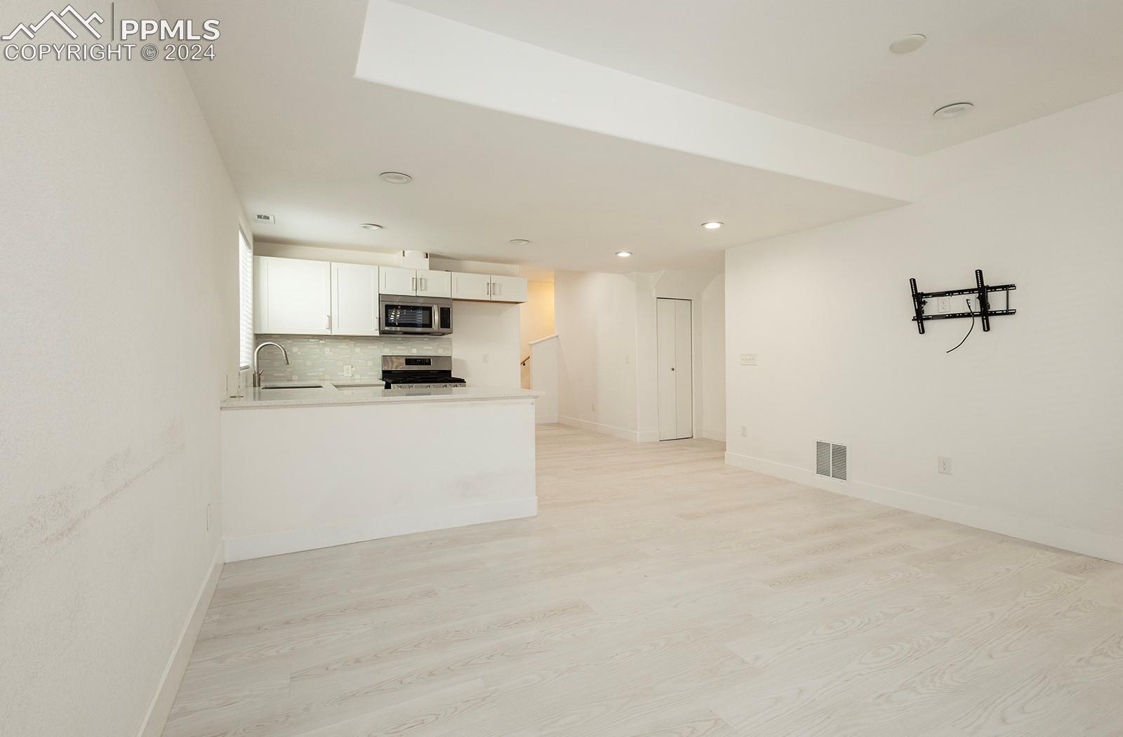 6725 Monterey Pine Loop
