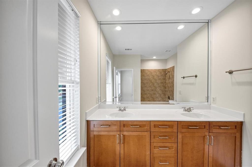 5885 Brookside Oak Circle
