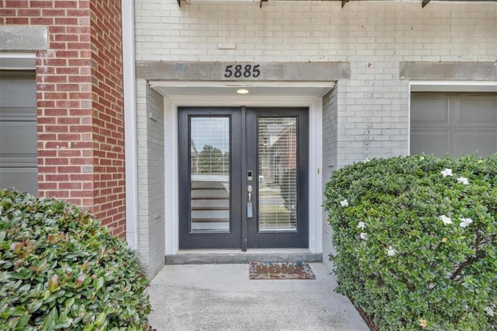 5885 Brookside Oak Circle