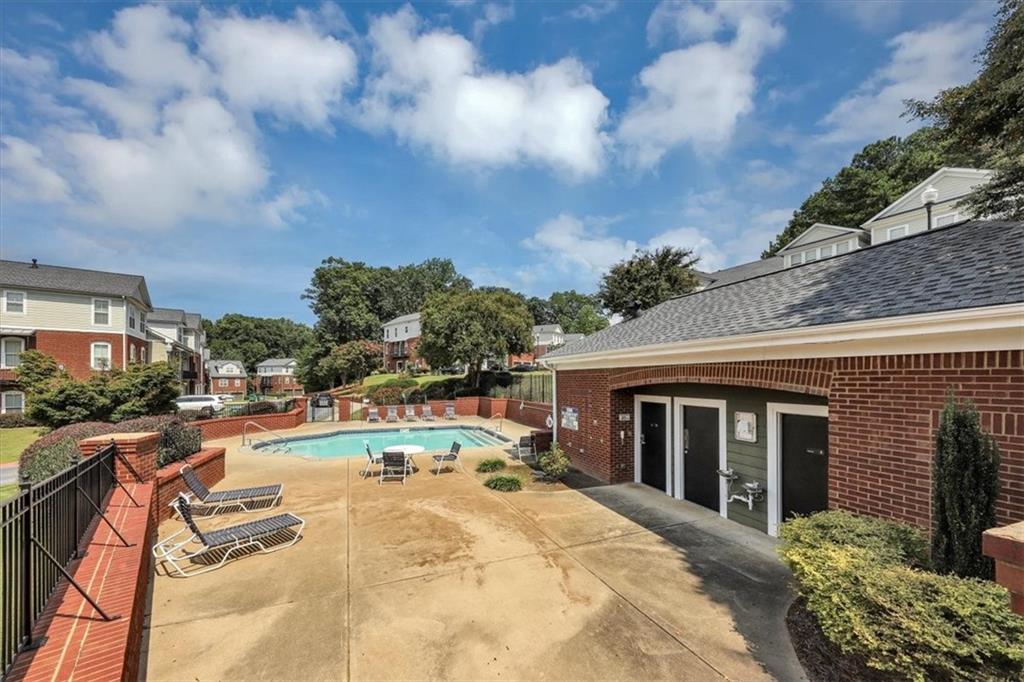 5885 Brookside Oak Circle