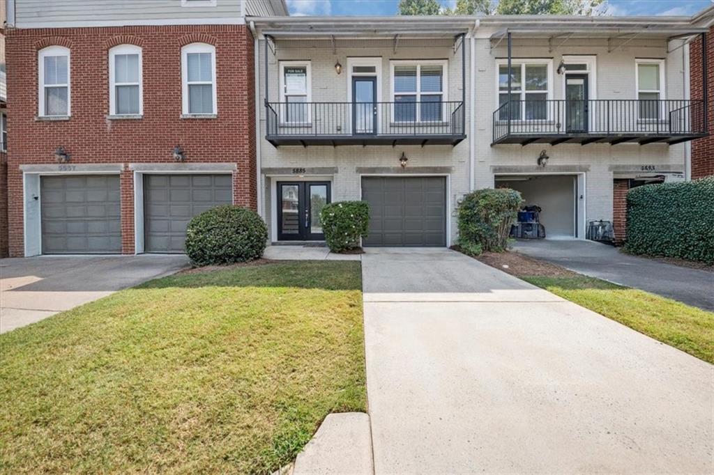 5885 Brookside Oak Circle