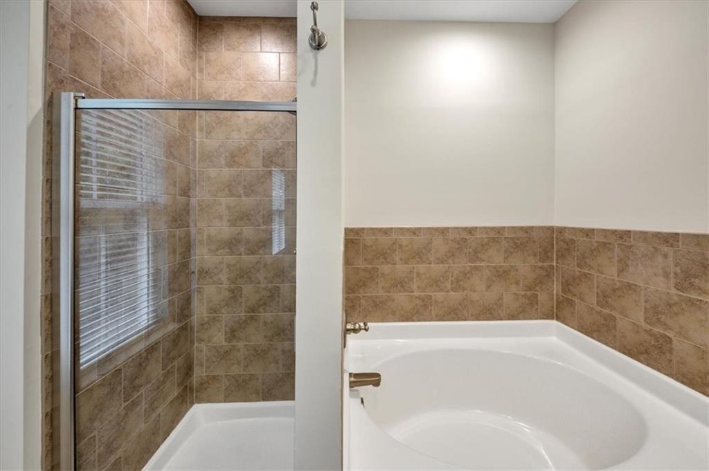 5885 Brookside Oak Circle