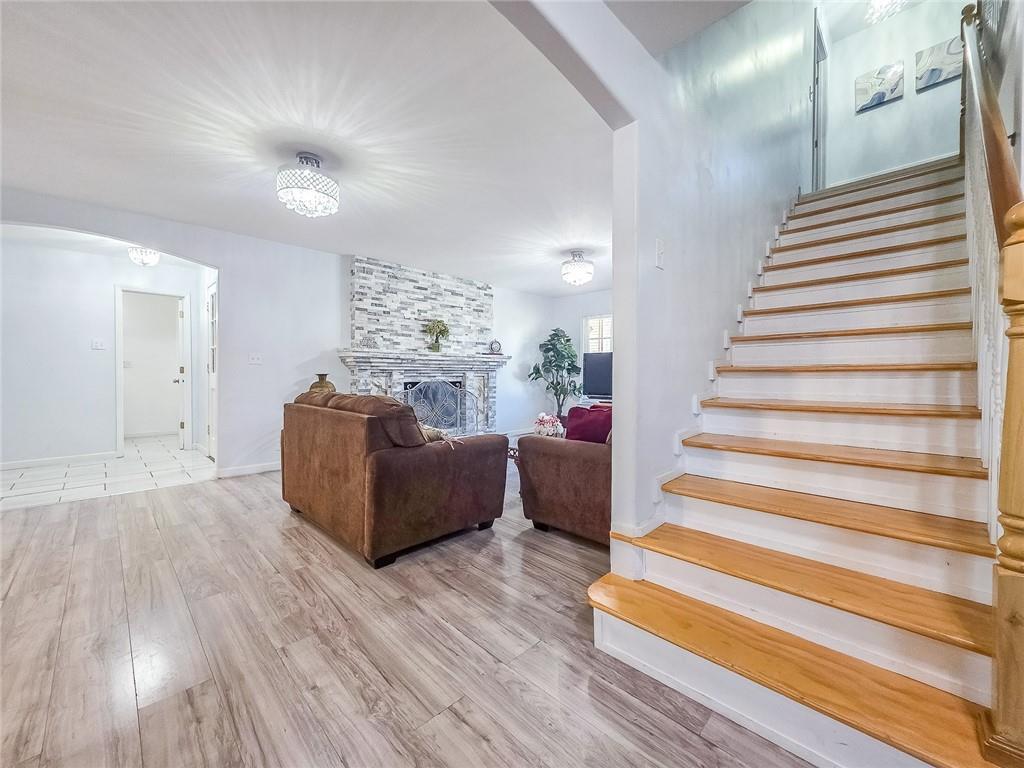 3944 Thornhill Drive SW