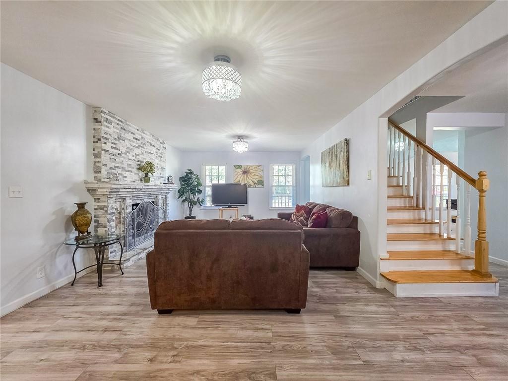 3944 Thornhill Drive SW