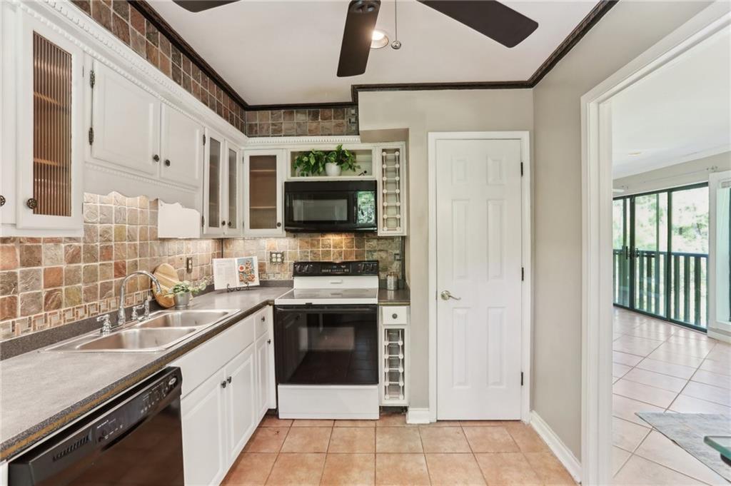 23101 Plantation Drive NE