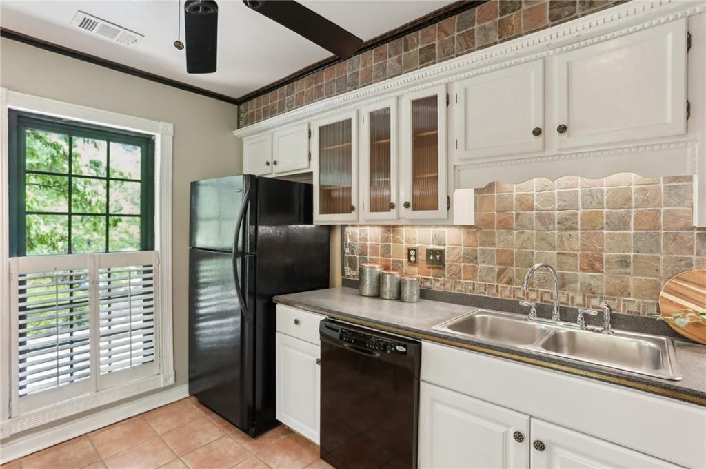 23101 Plantation Drive NE