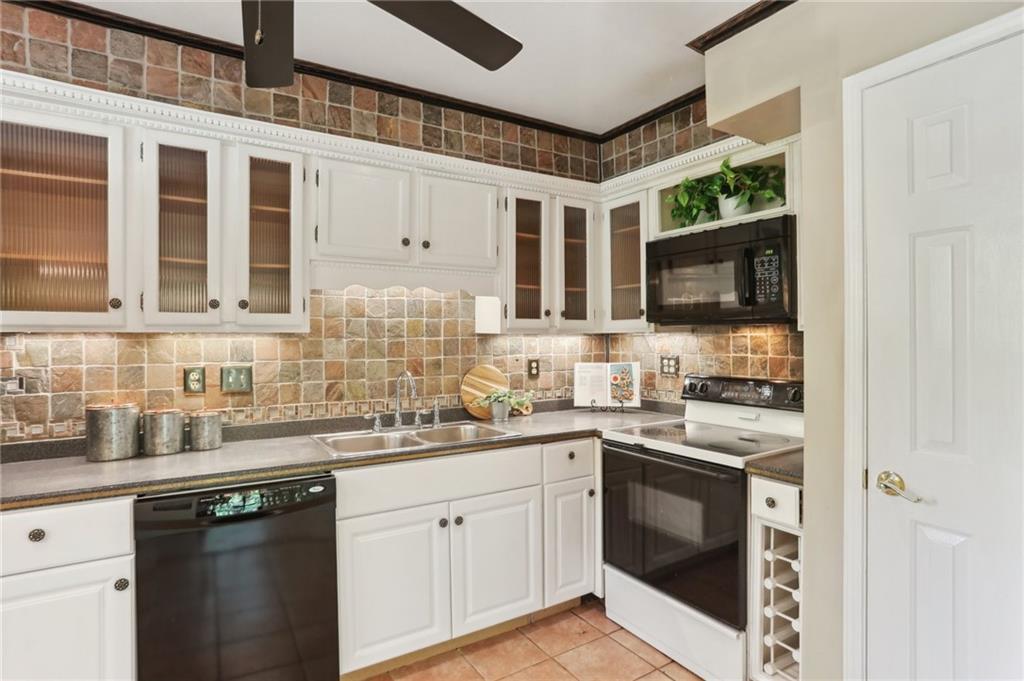 23101 Plantation Drive NE