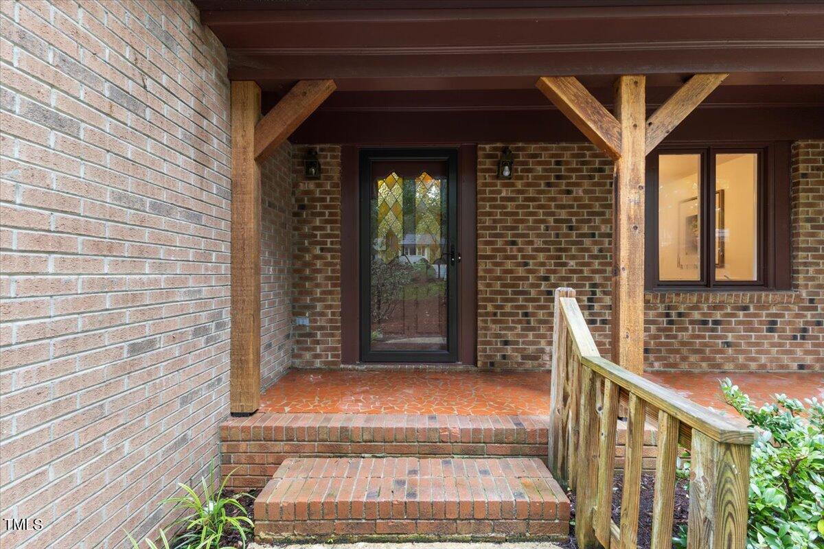 904 Thoreau Drive