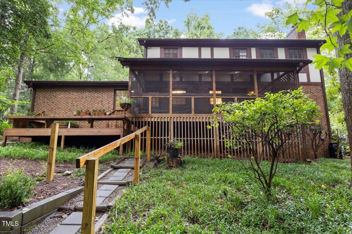 904 Thoreau Drive