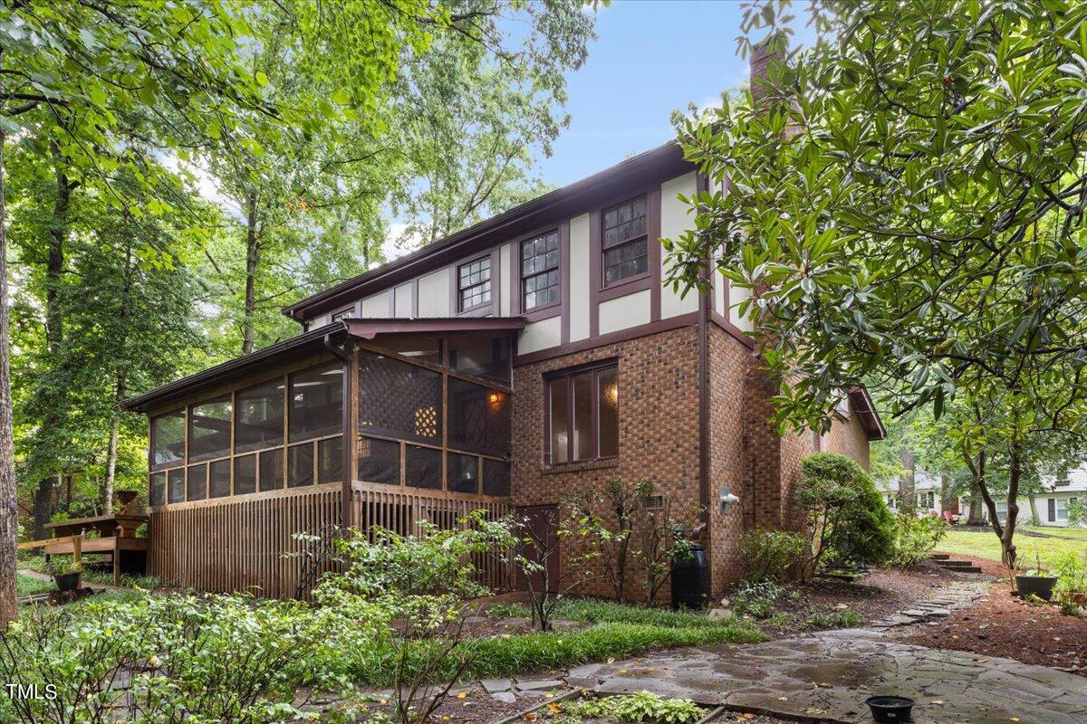 904 Thoreau Drive