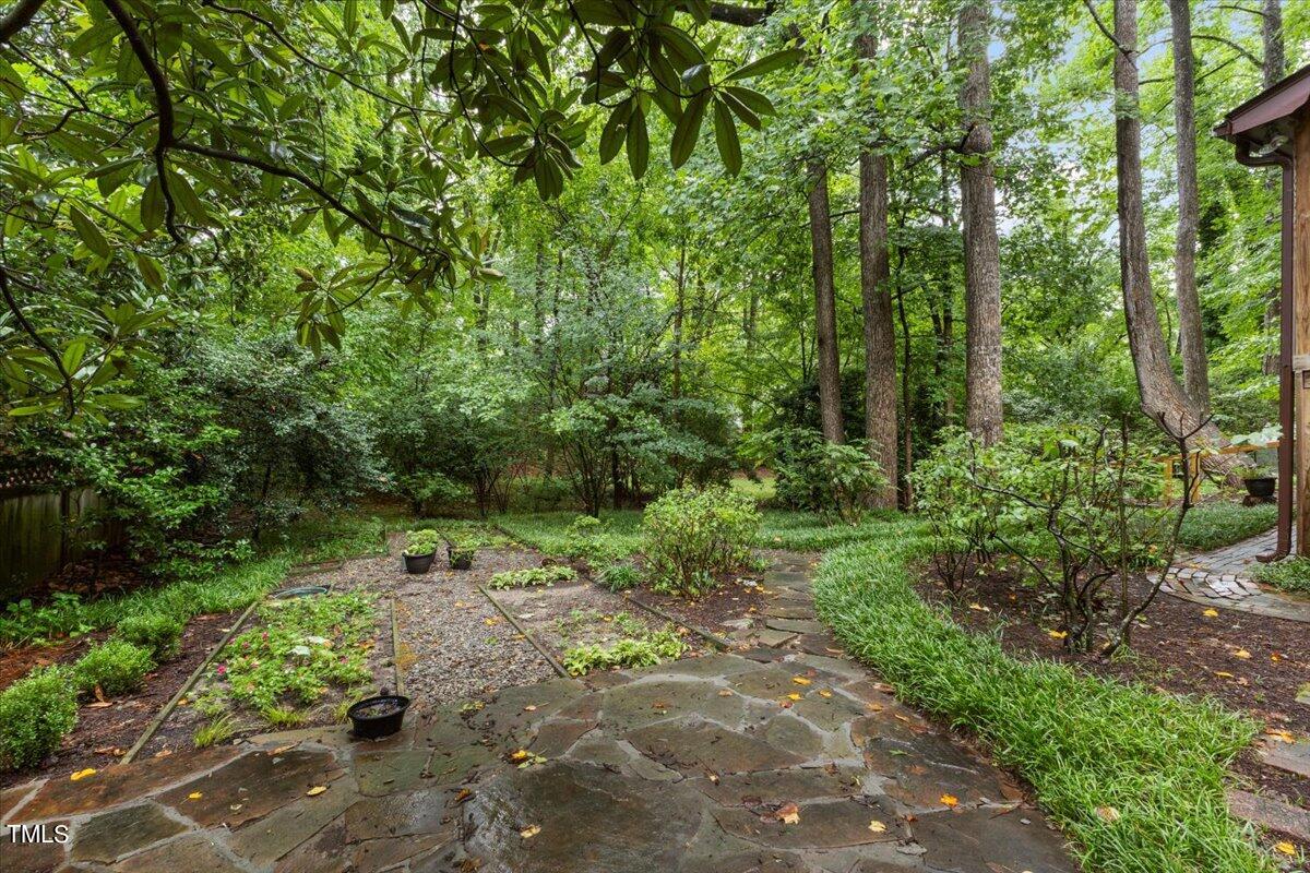 904 Thoreau Drive