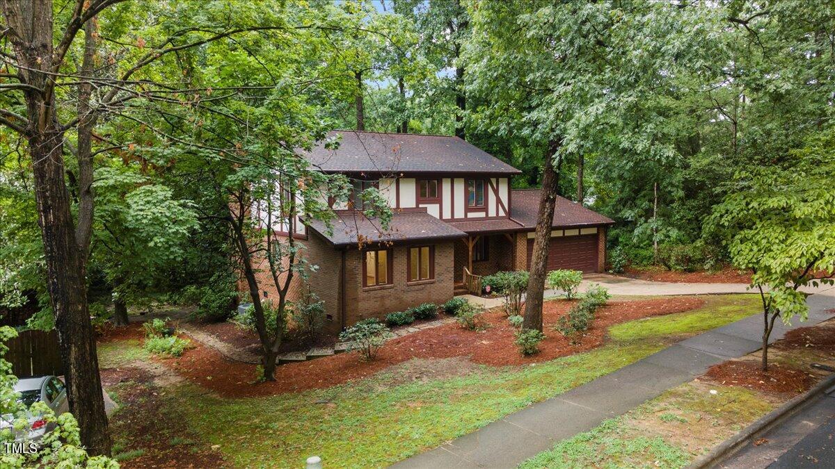 904 Thoreau Drive