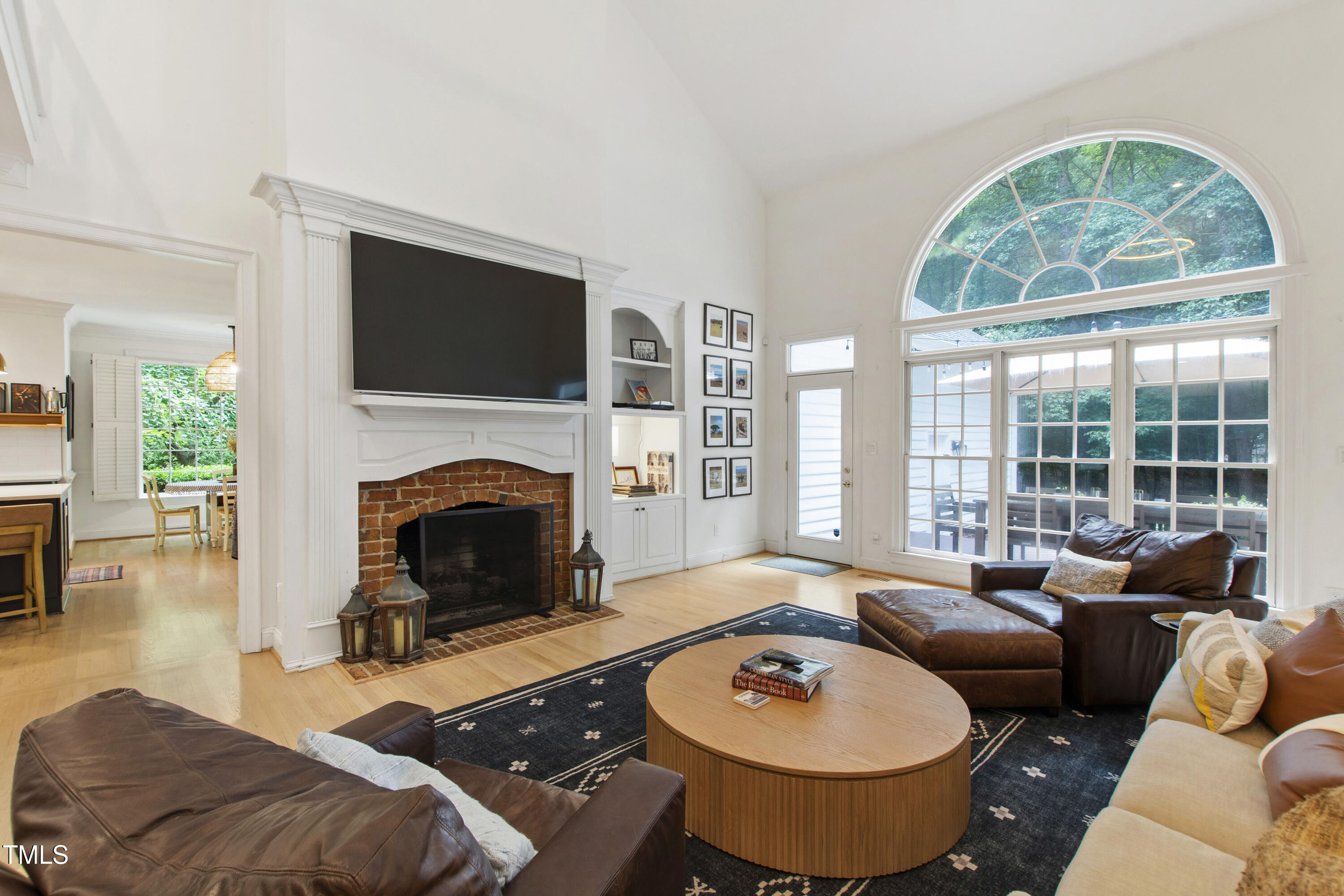 8609 Carriage Tour Lane
