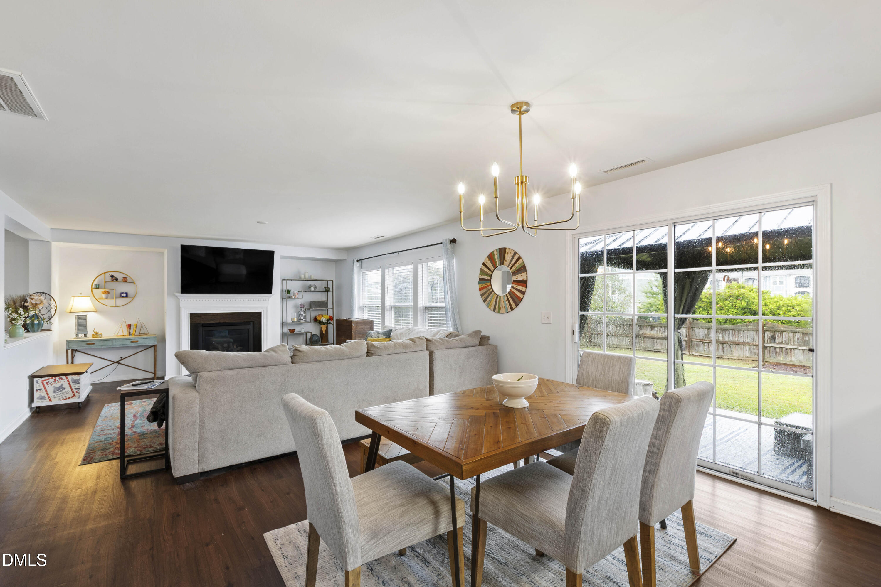 328 Edgecroft Way