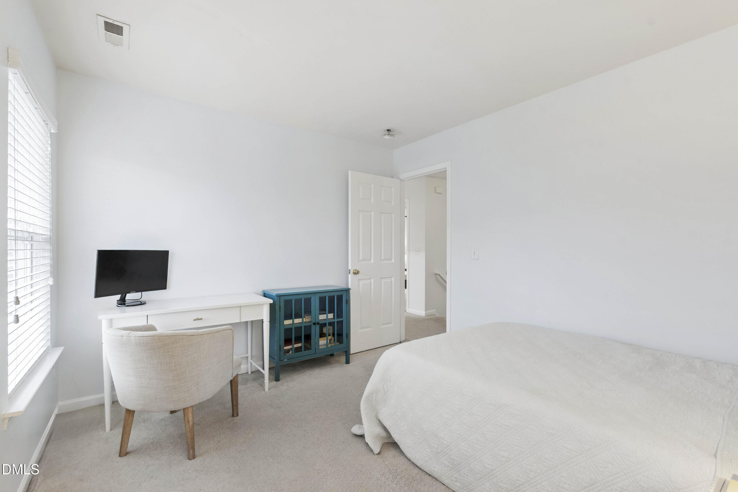 328 Edgecroft Way