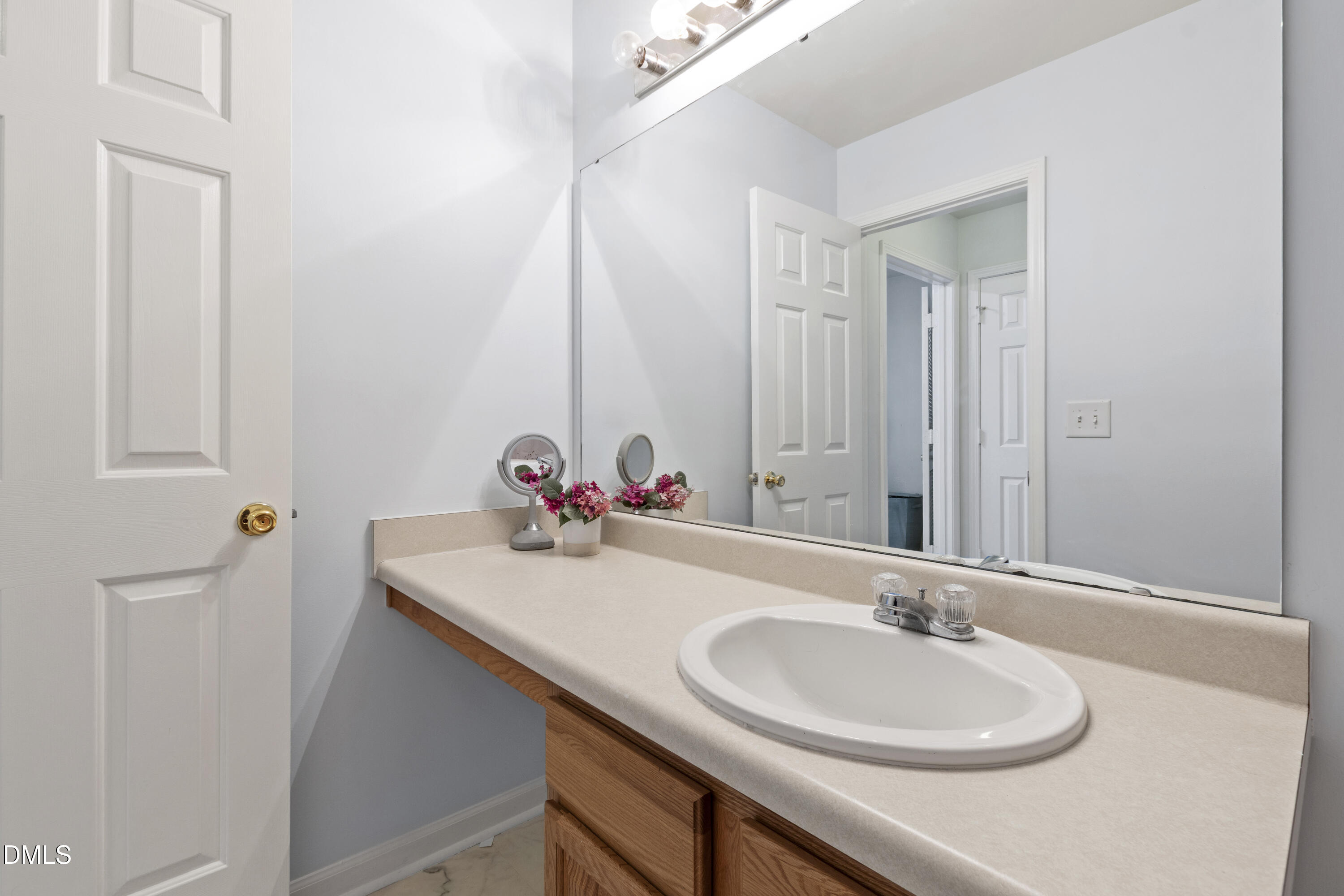 328 Edgecroft Way