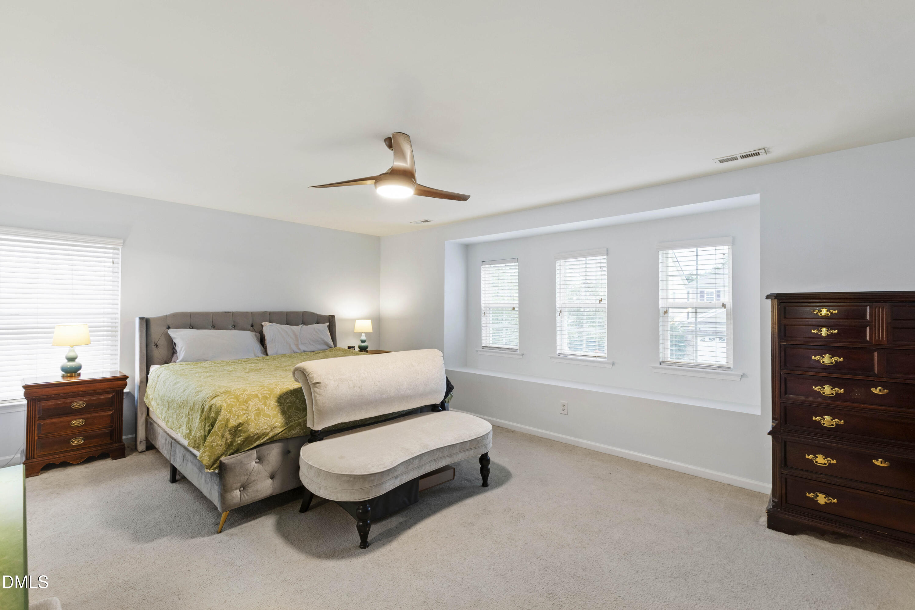 328 Edgecroft Way