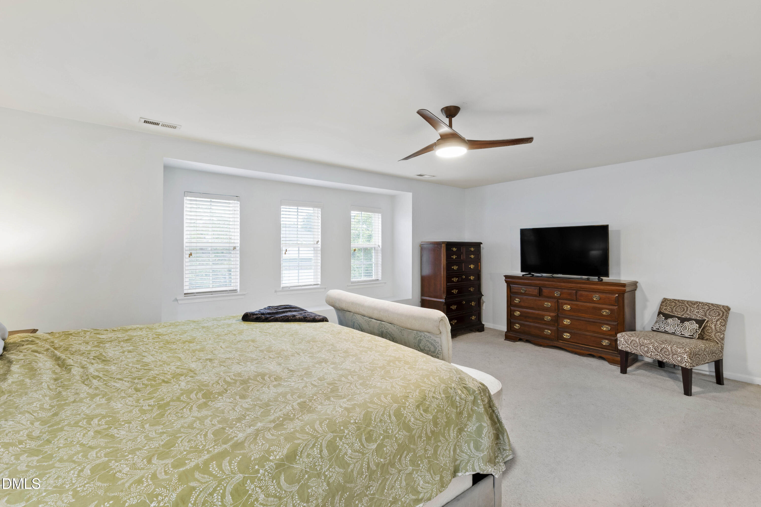 328 Edgecroft Way