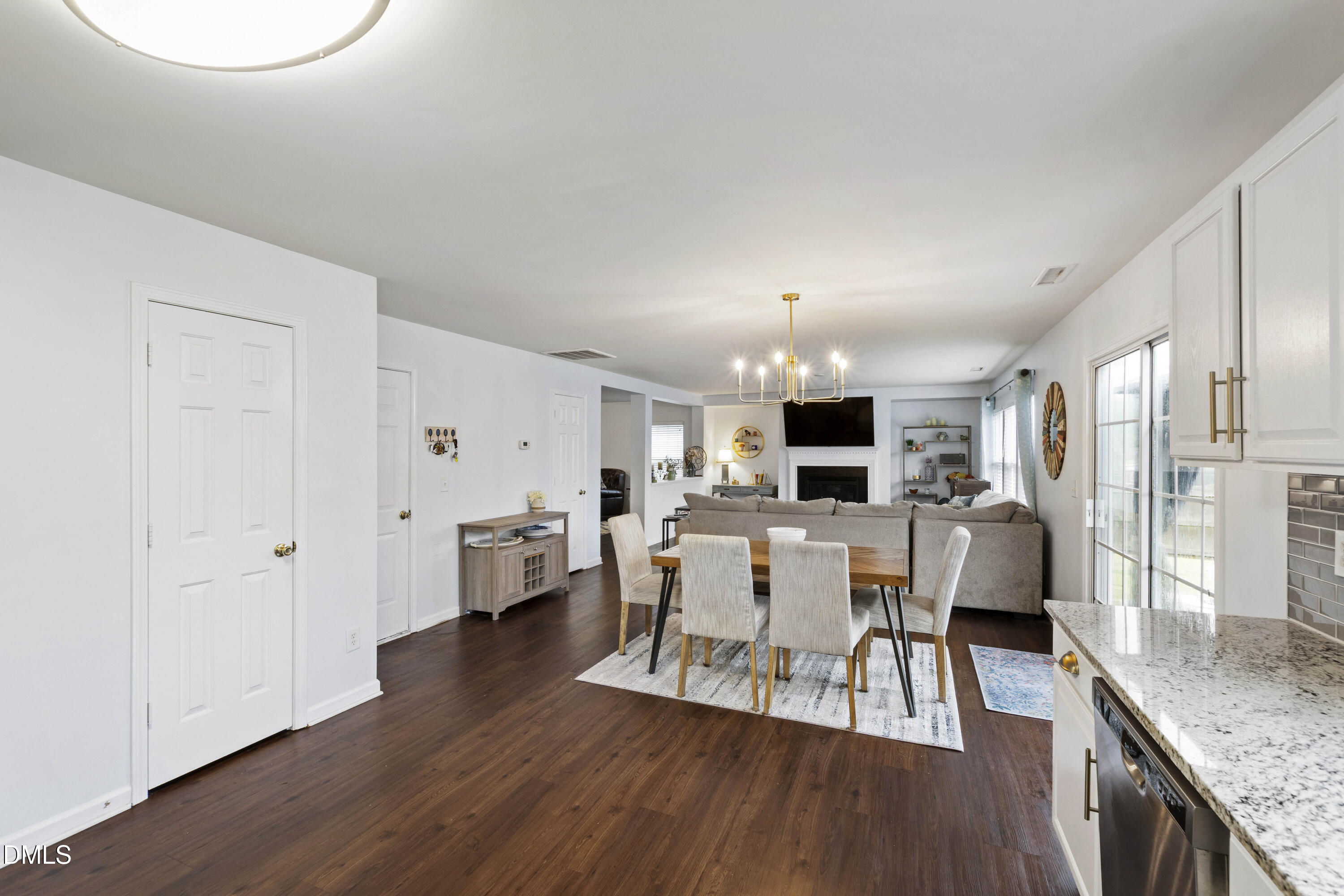 328 Edgecroft Way