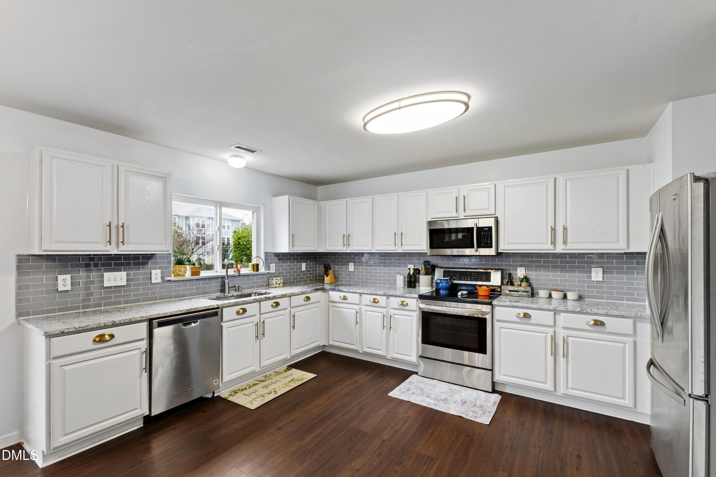 328 Edgecroft Way