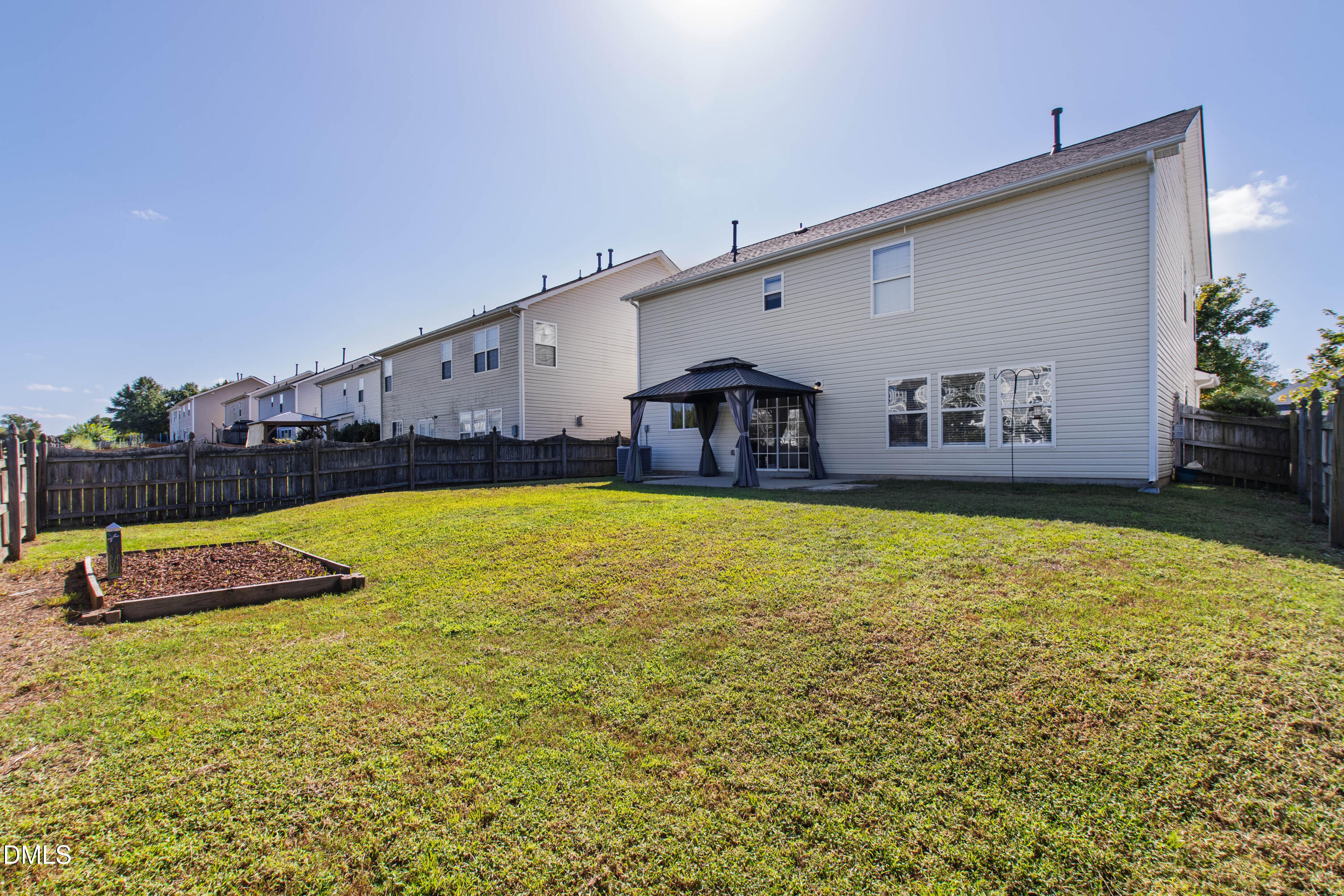 328 Edgecroft Way