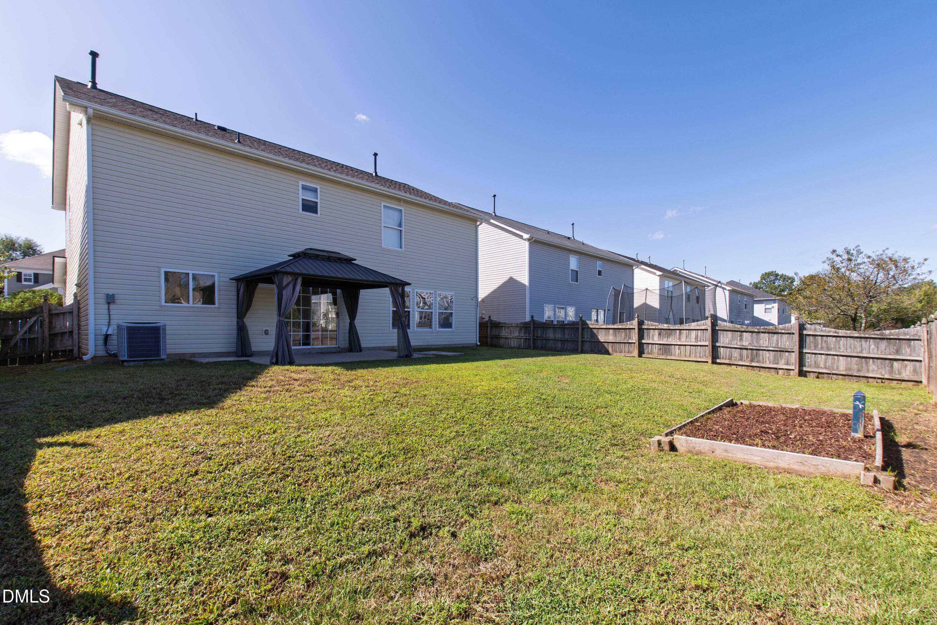 328 Edgecroft Way