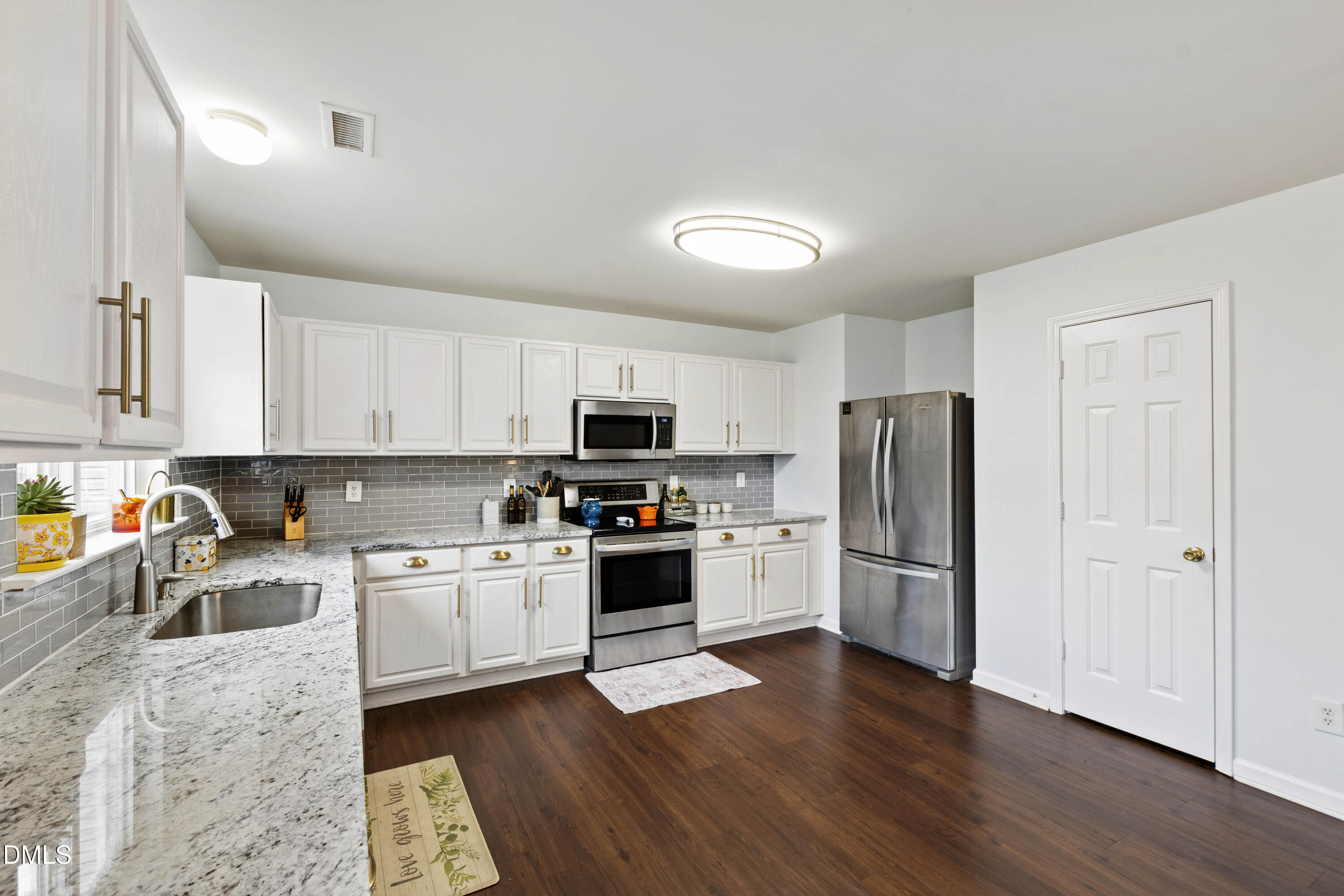 328 Edgecroft Way