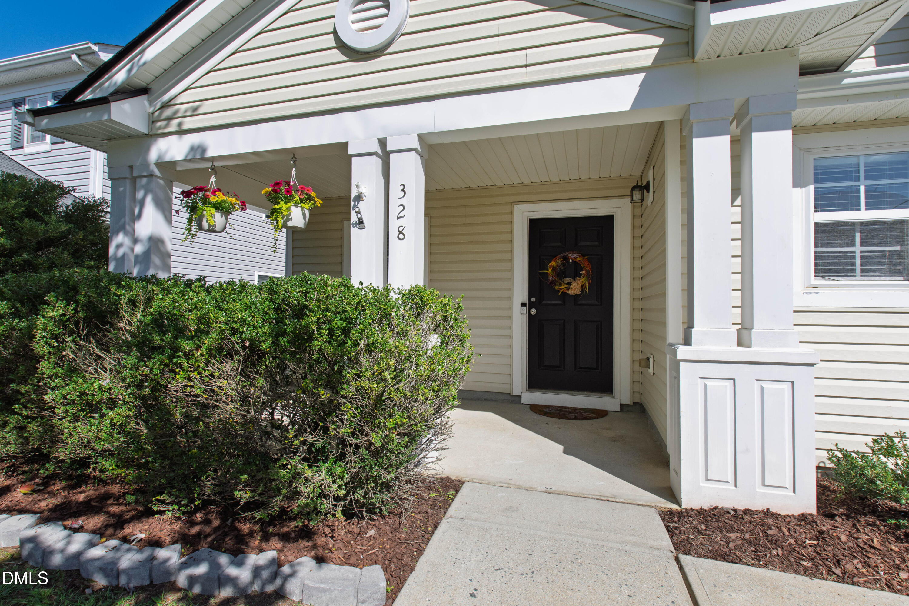 328 Edgecroft Way