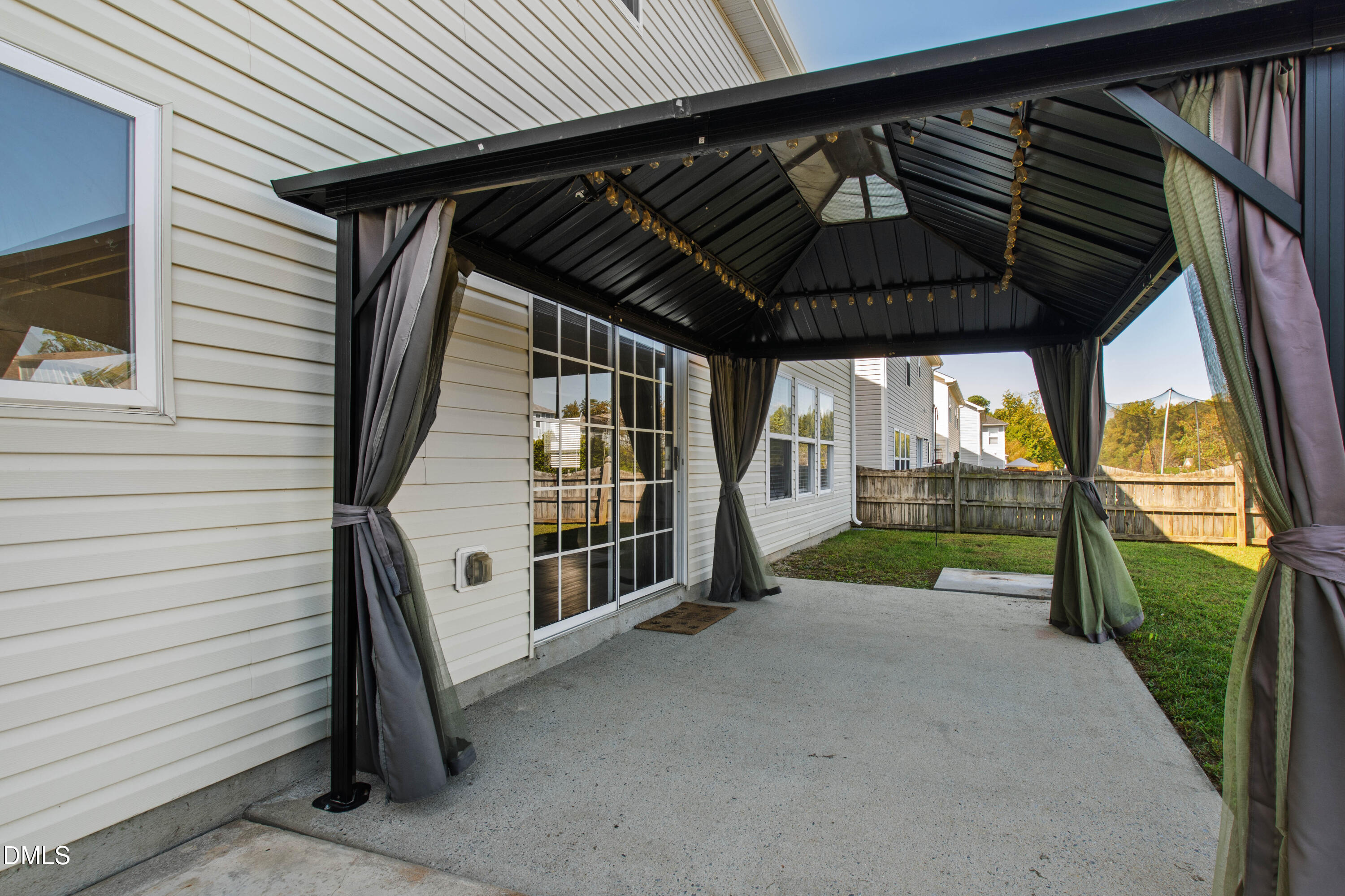 328 Edgecroft Way
