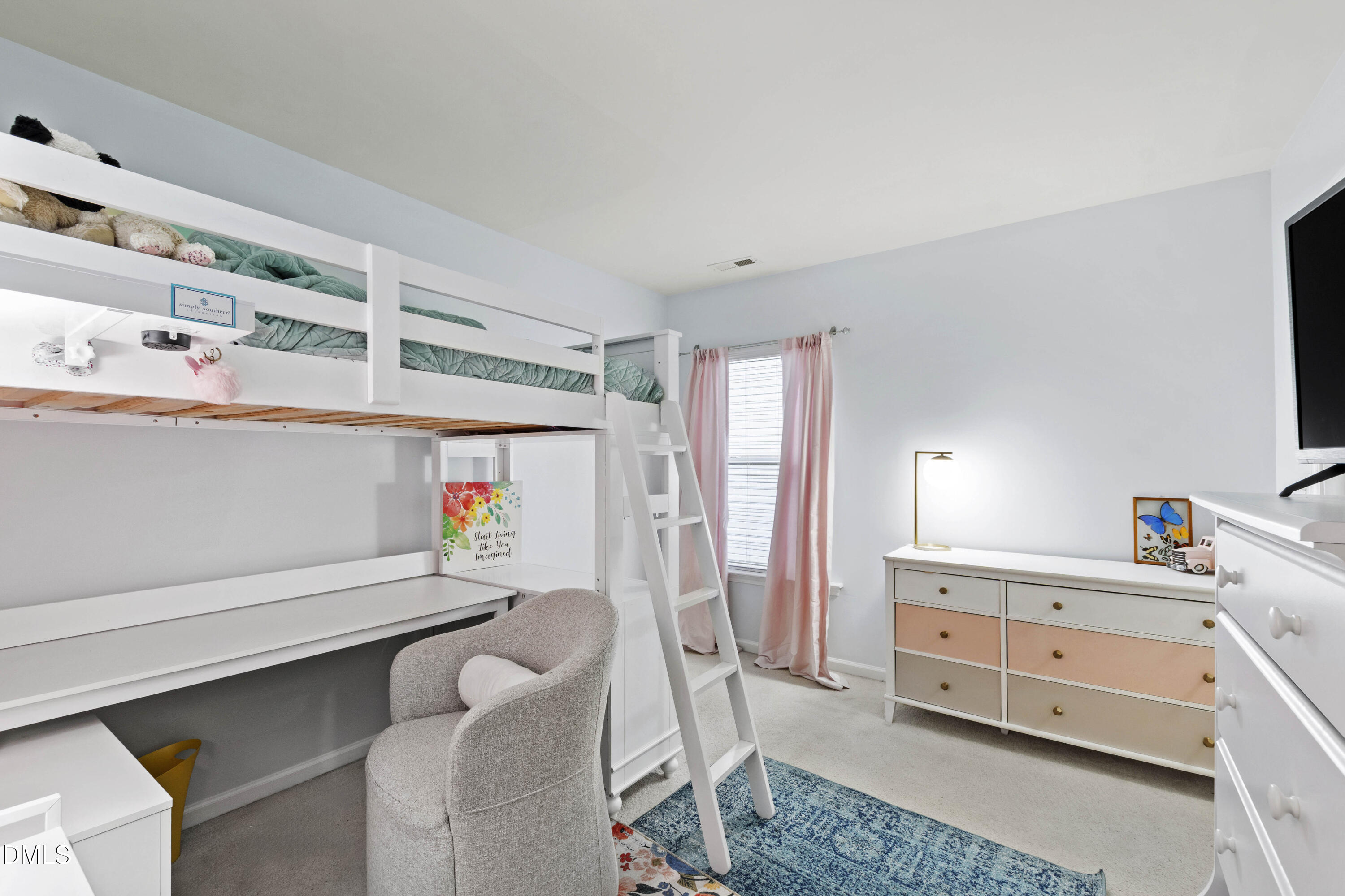 328 Edgecroft Way