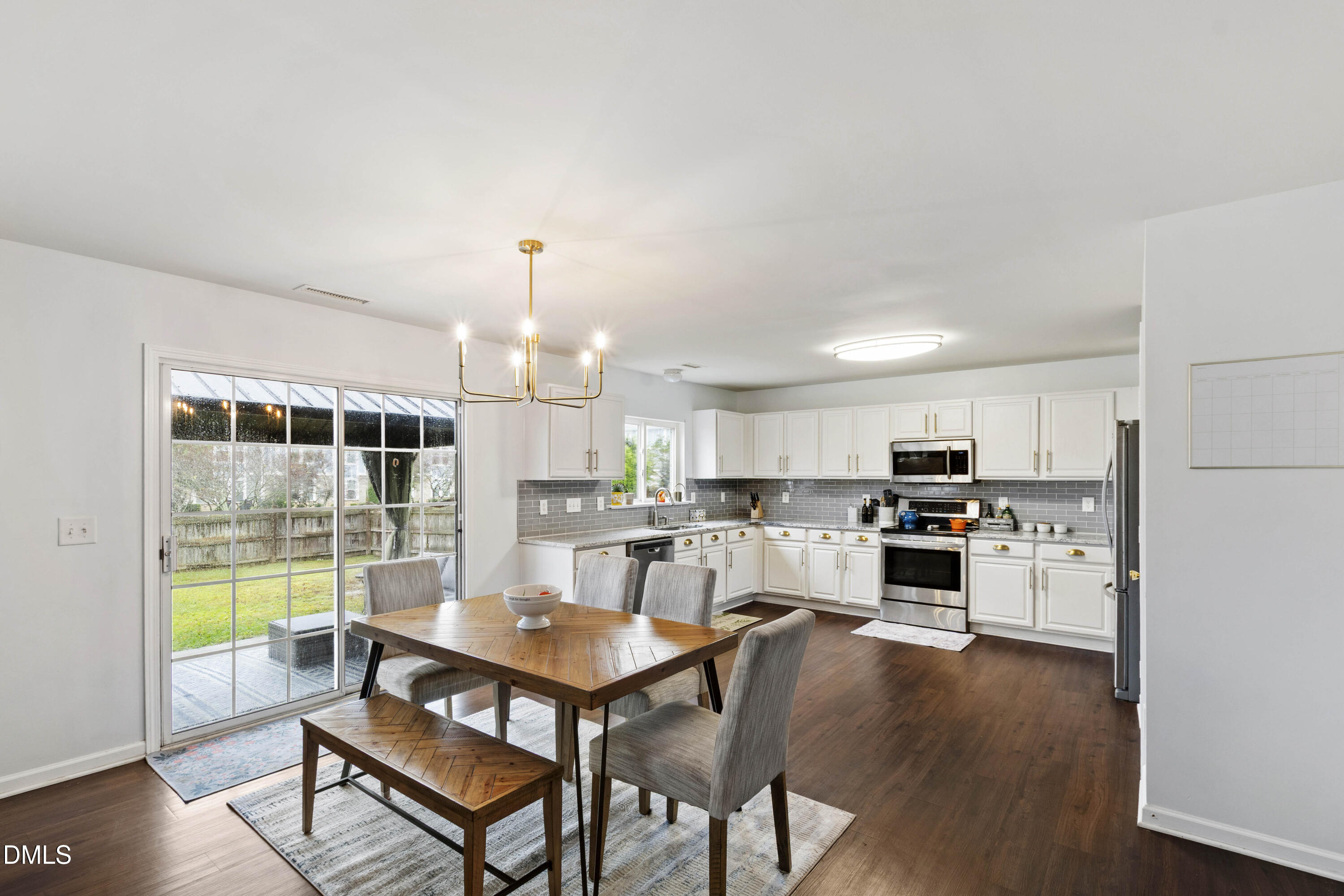328 Edgecroft Way