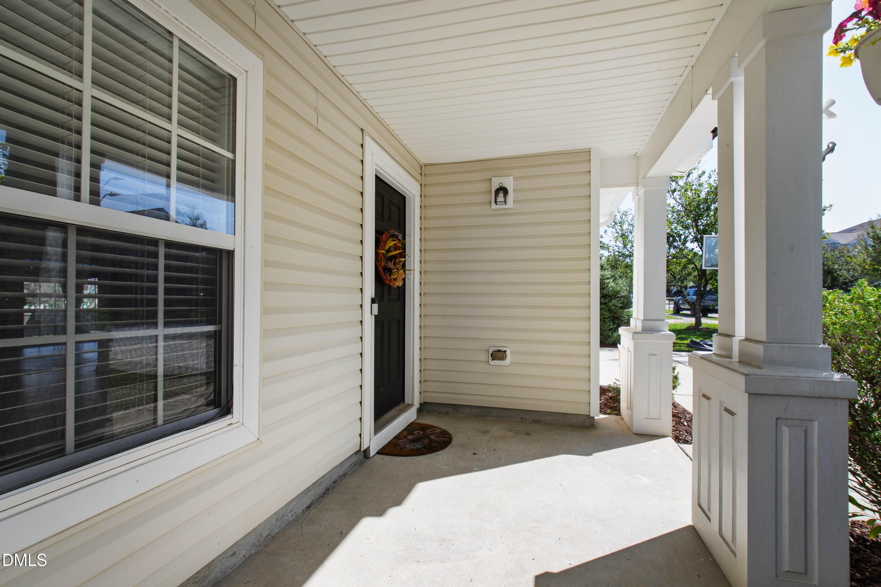 328 Edgecroft Way