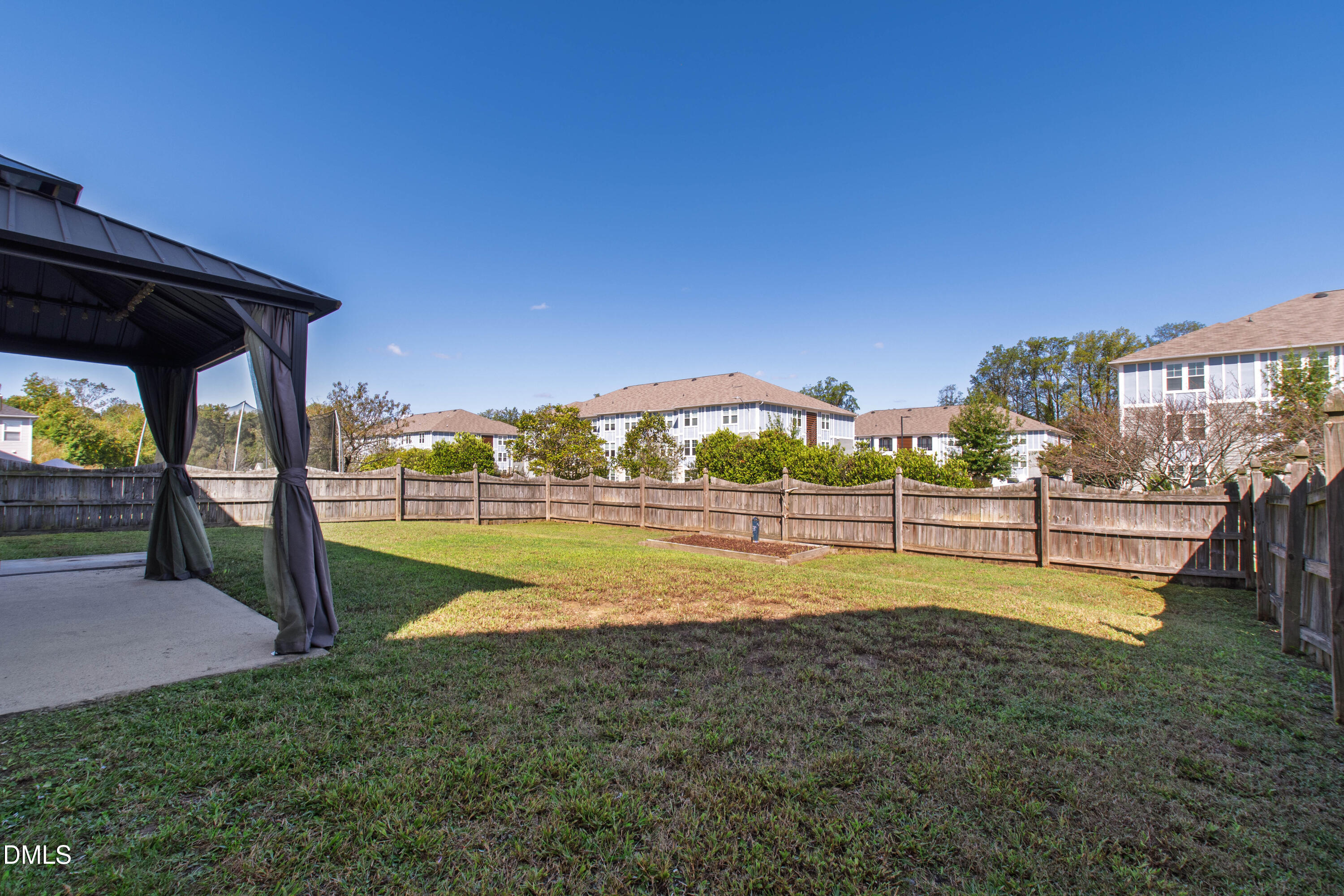 328 Edgecroft Way