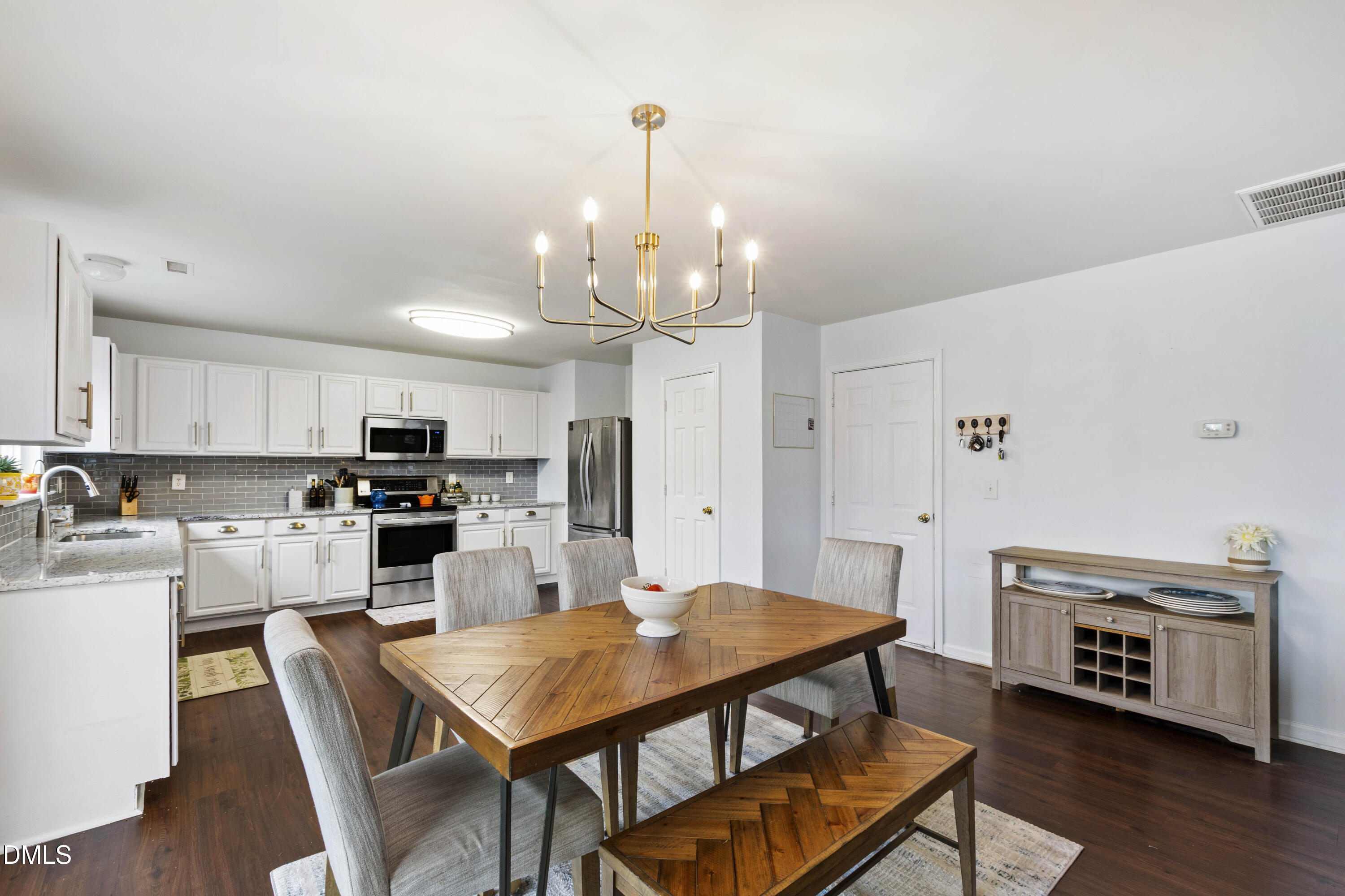 328 Edgecroft Way