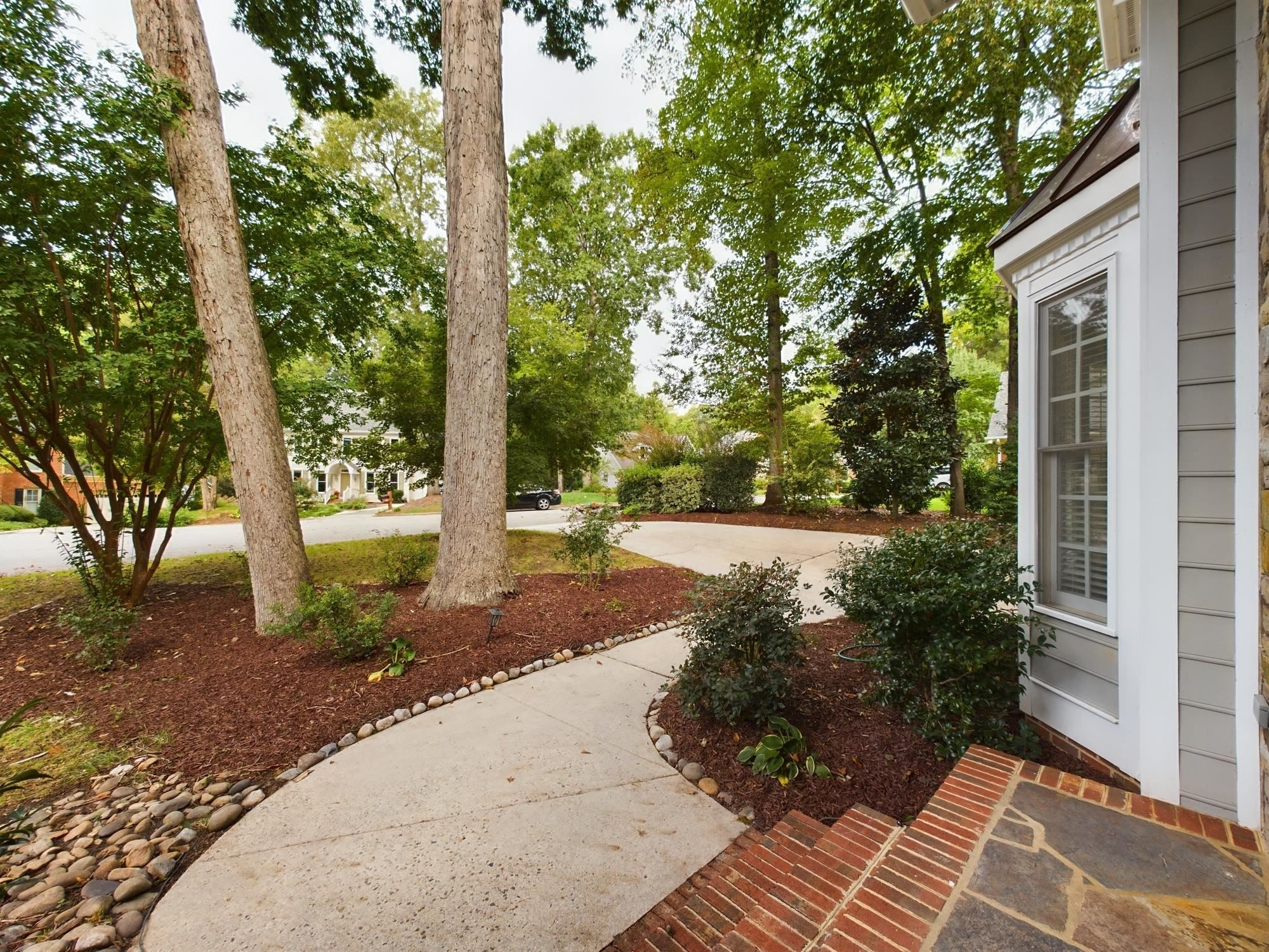211 Southbank Drive