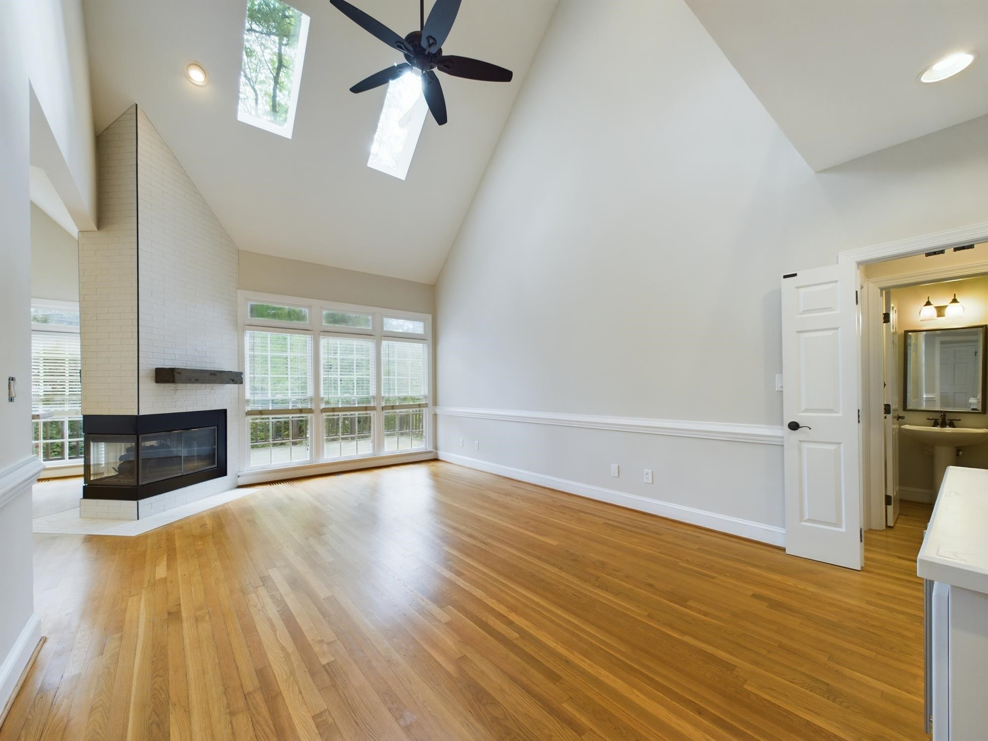211 Southbank Drive