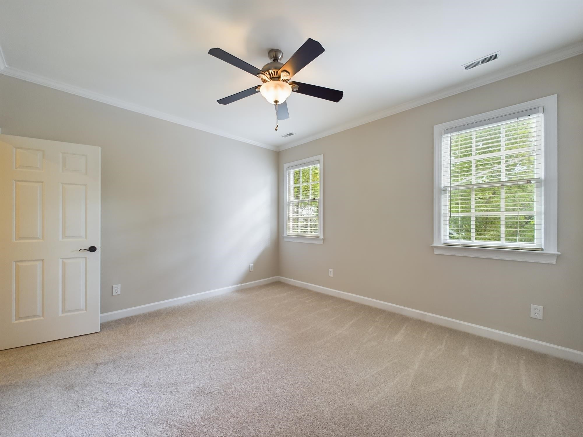 211 Southbank Drive