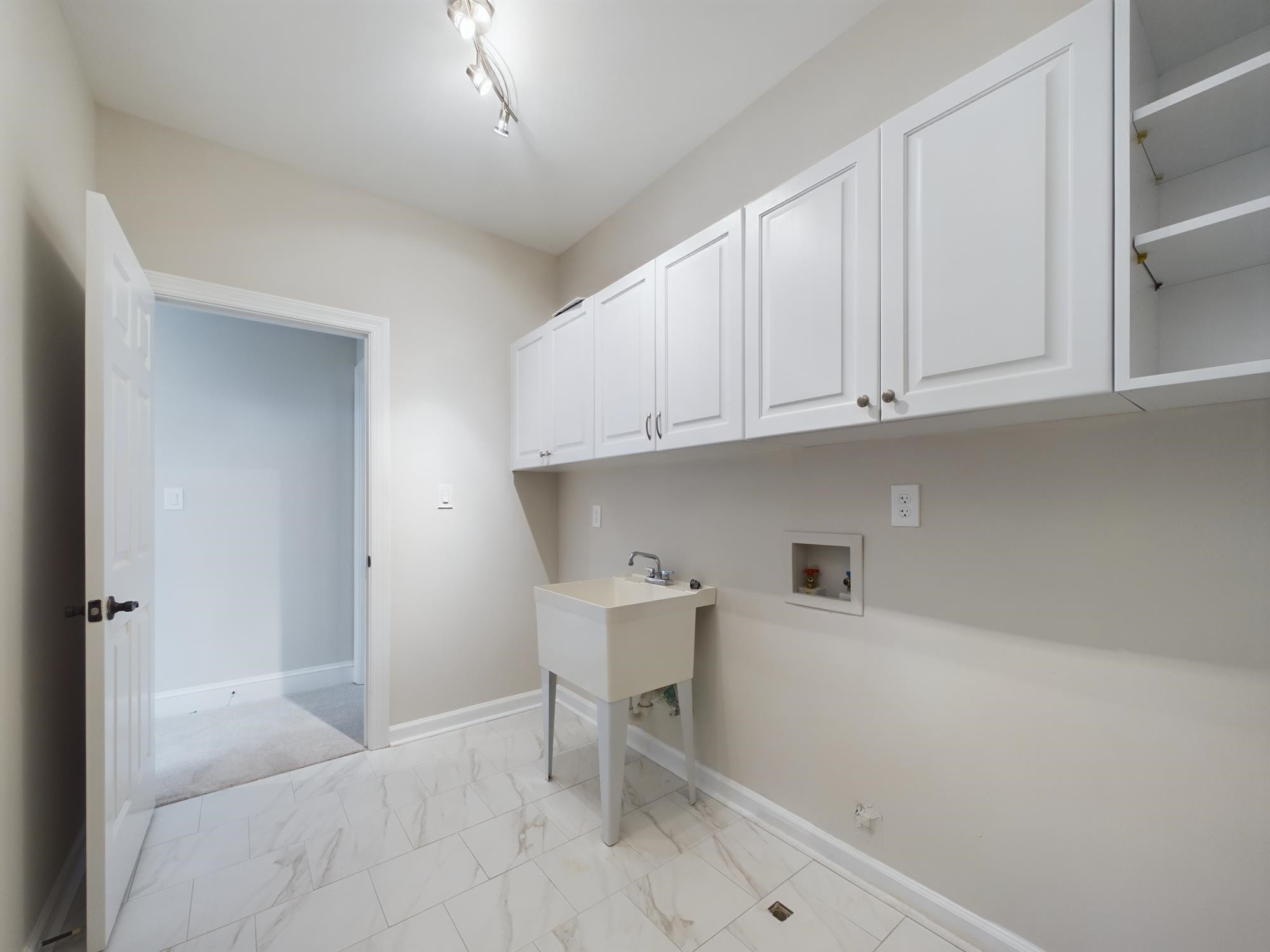 211 Southbank Drive