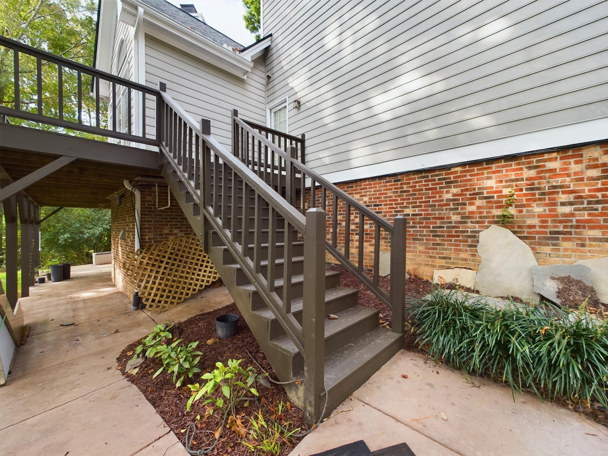 211 Southbank Drive