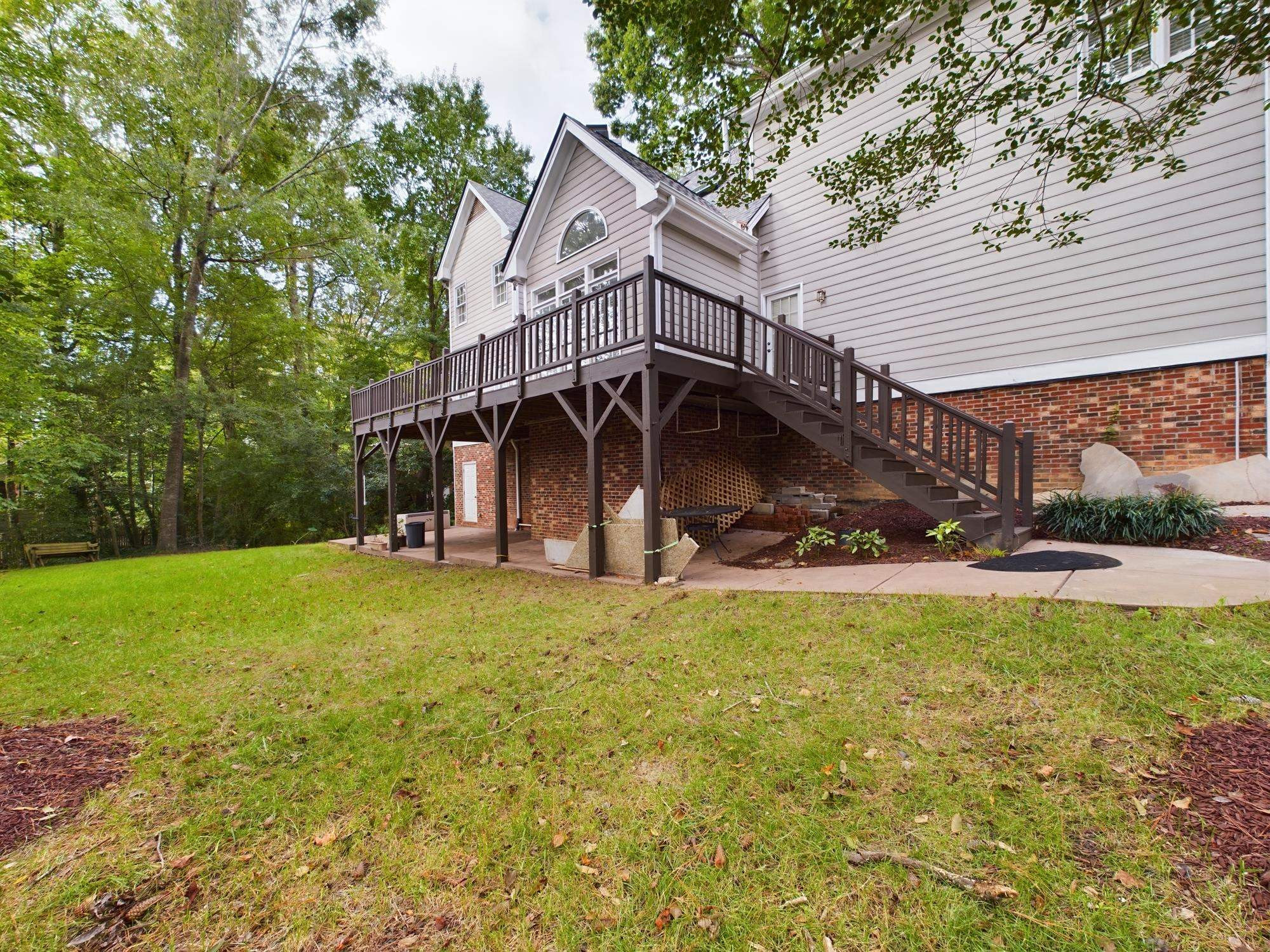 211 Southbank Drive