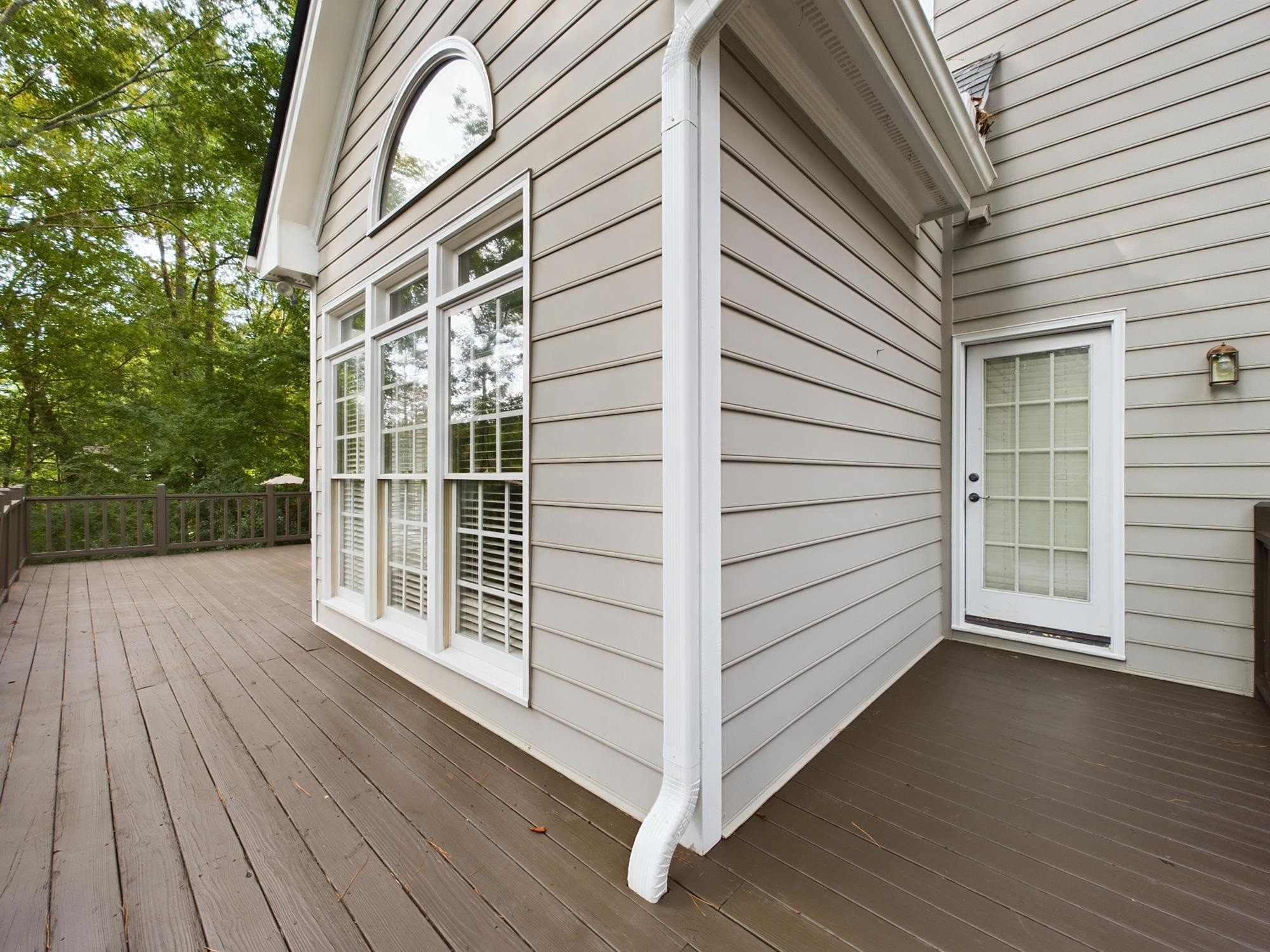 211 Southbank Drive